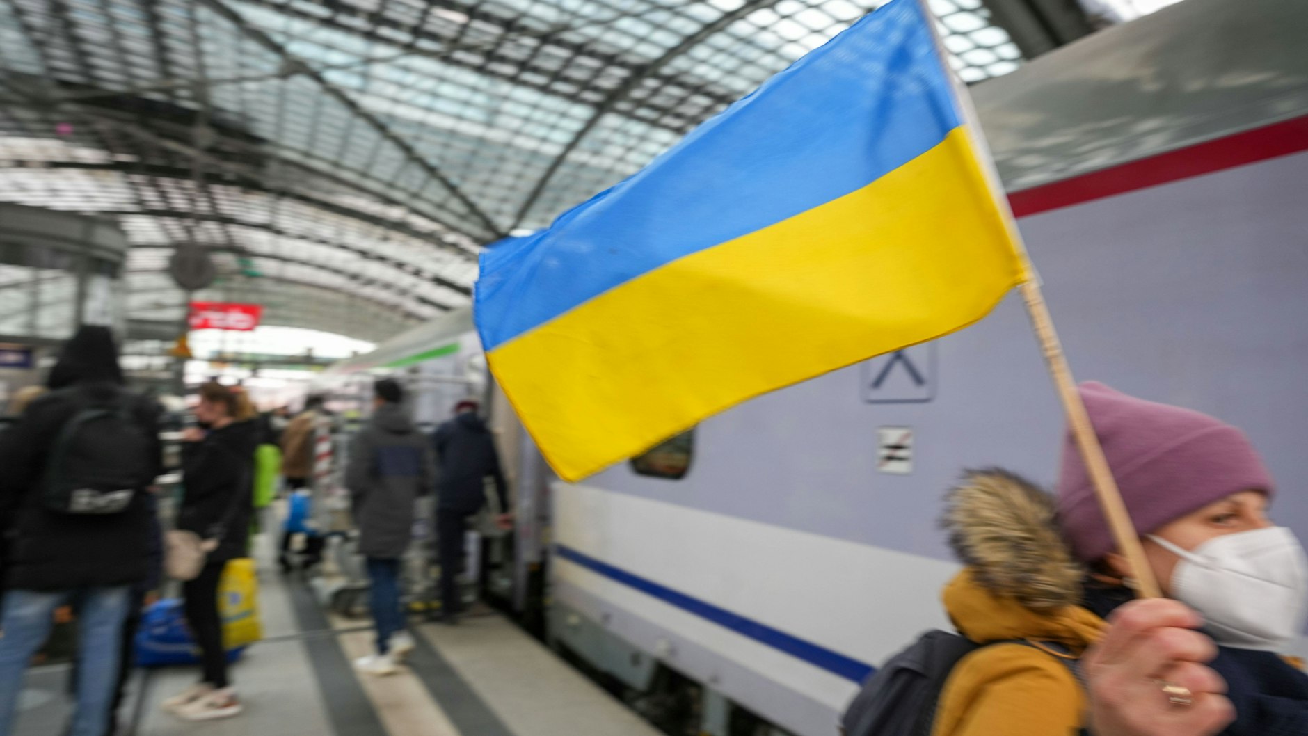 Impressionen von ankommenden ukrainischen Flüchtlingen am Berliner Hauptbahnhof.