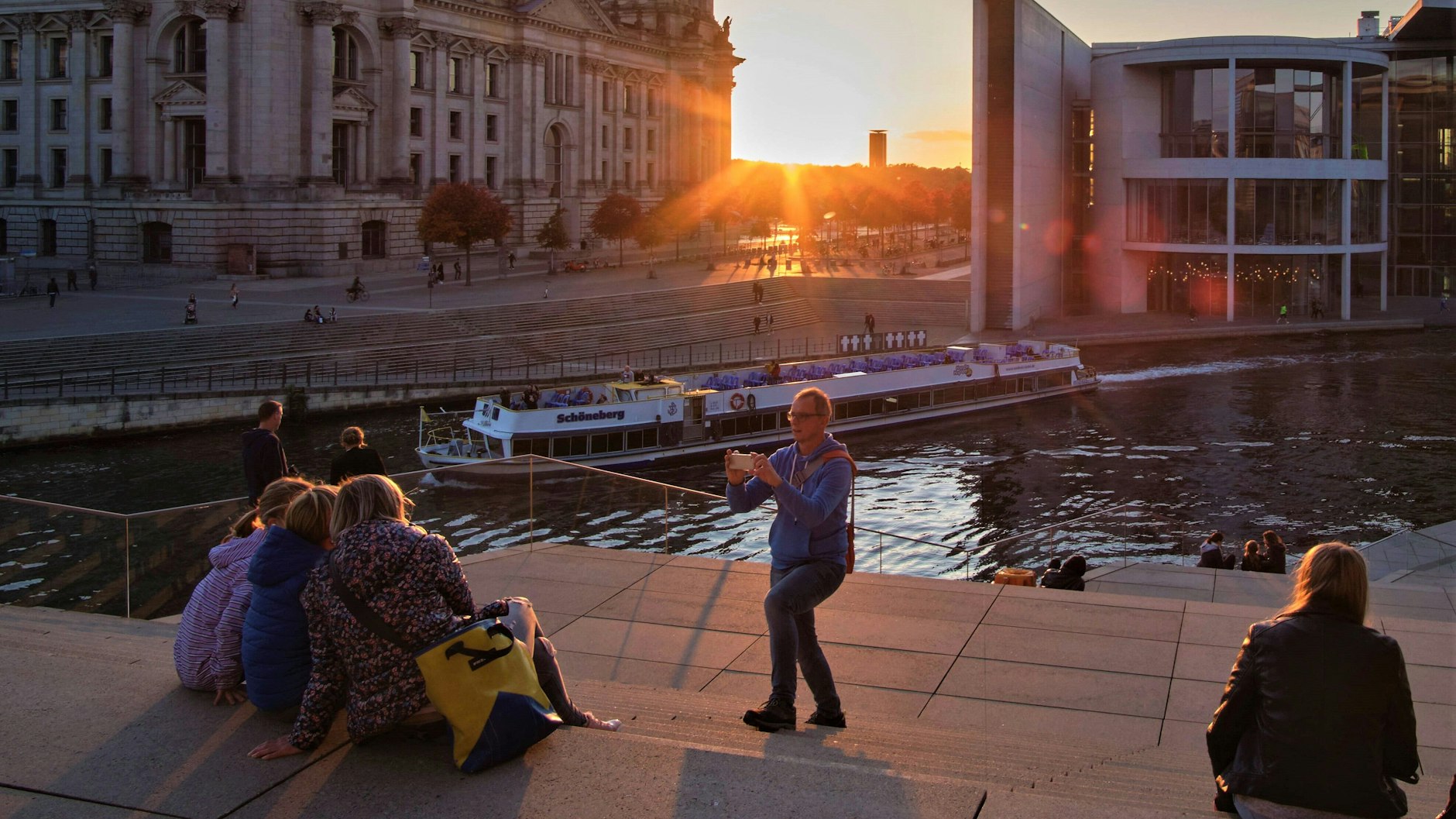 Abendliche Stimmung im Regierungsviertel.