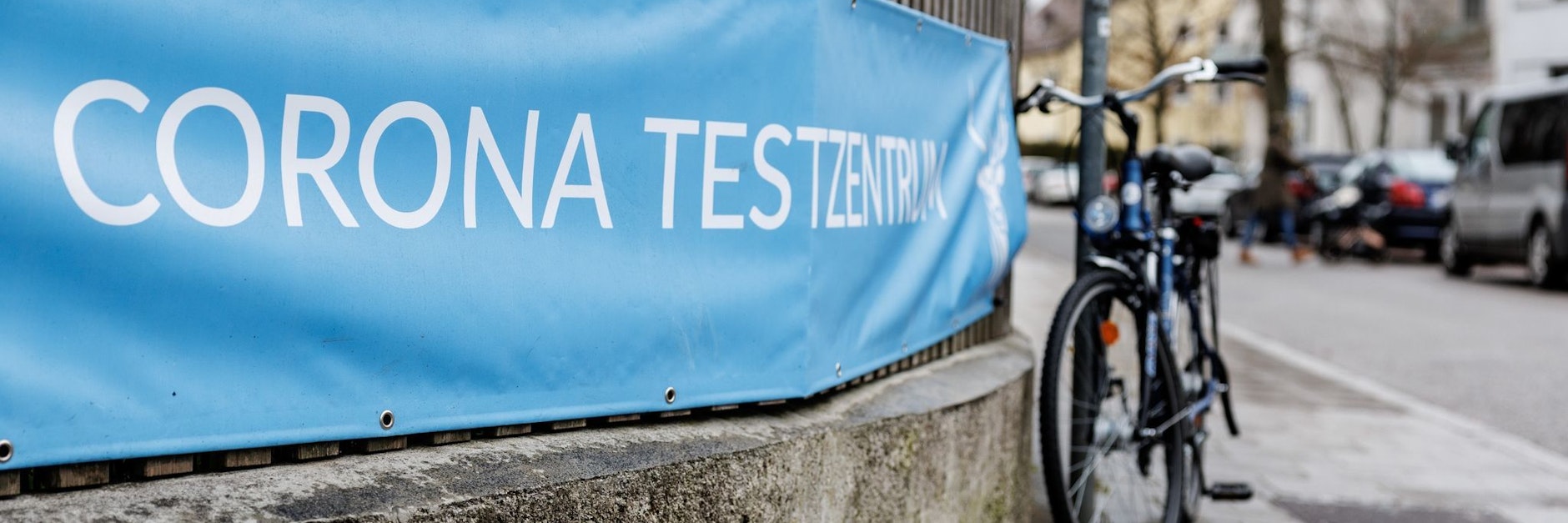 Corona-Testzentren abrechnen, die es gar nicht gab – wegen dieser dreisten Masche ist eine 49-Jährige jetzt verurteilt worden.