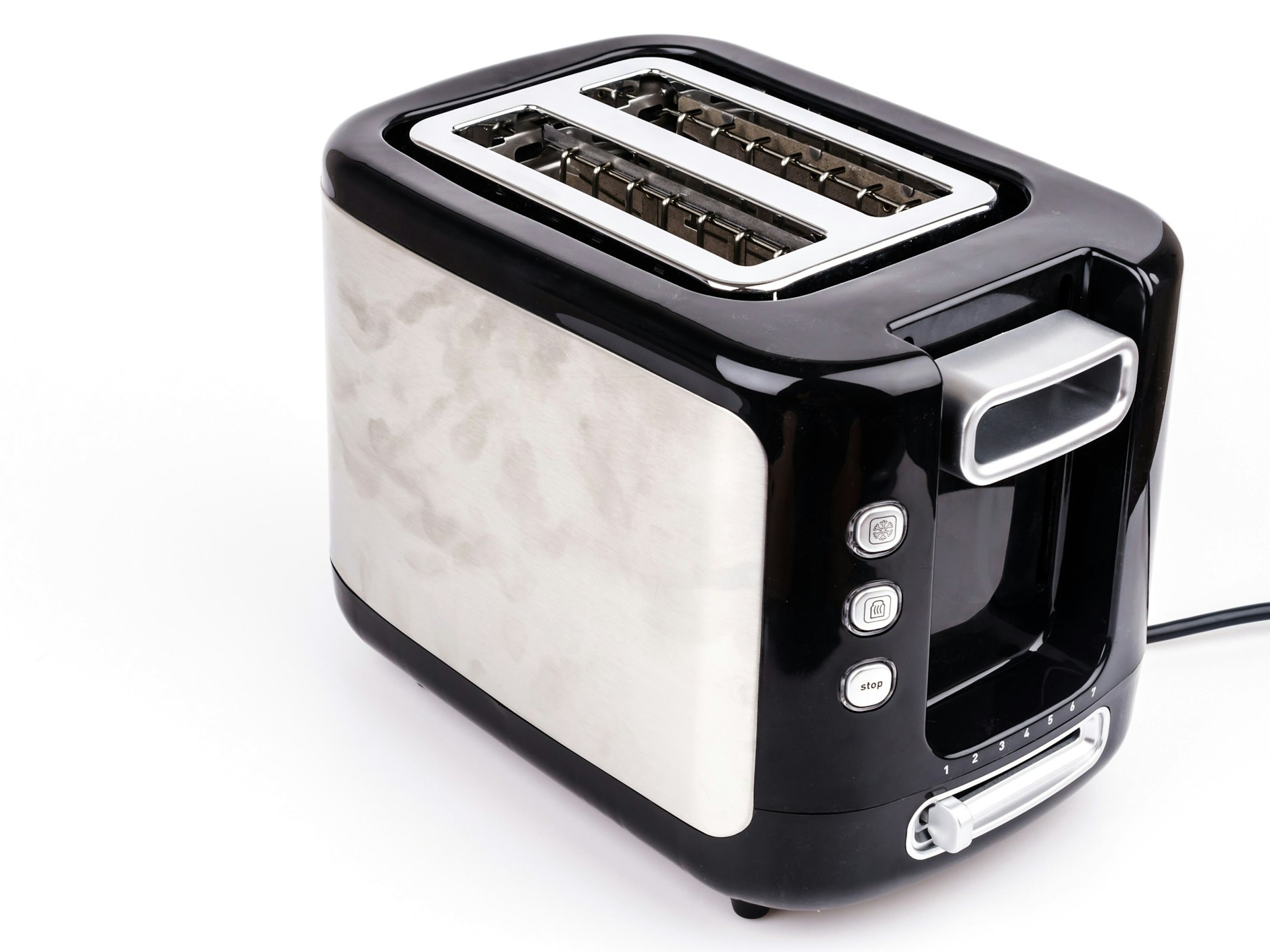 Der Toaster hilft beim Aufbacken. 