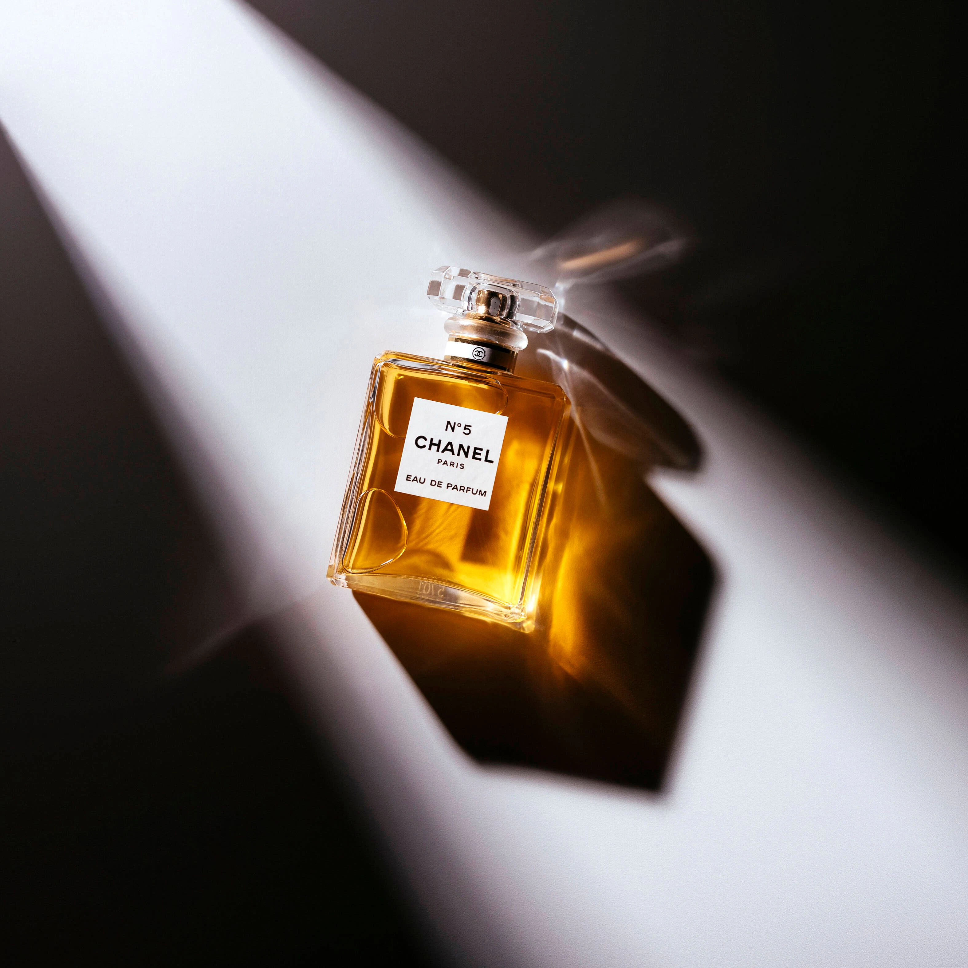 Chanel No. 5 gilt als erfolgreichster Damenduft aller Zeiten. Im Bild ein 50-ml-Fläschchen Eau de Parfum.