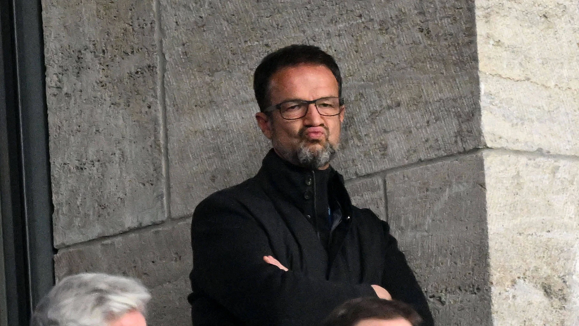 Herthas Manager Fredi Bobic hat keinen Spaß an dem, was Herthas Spieler auf dem Platz präsentieren.