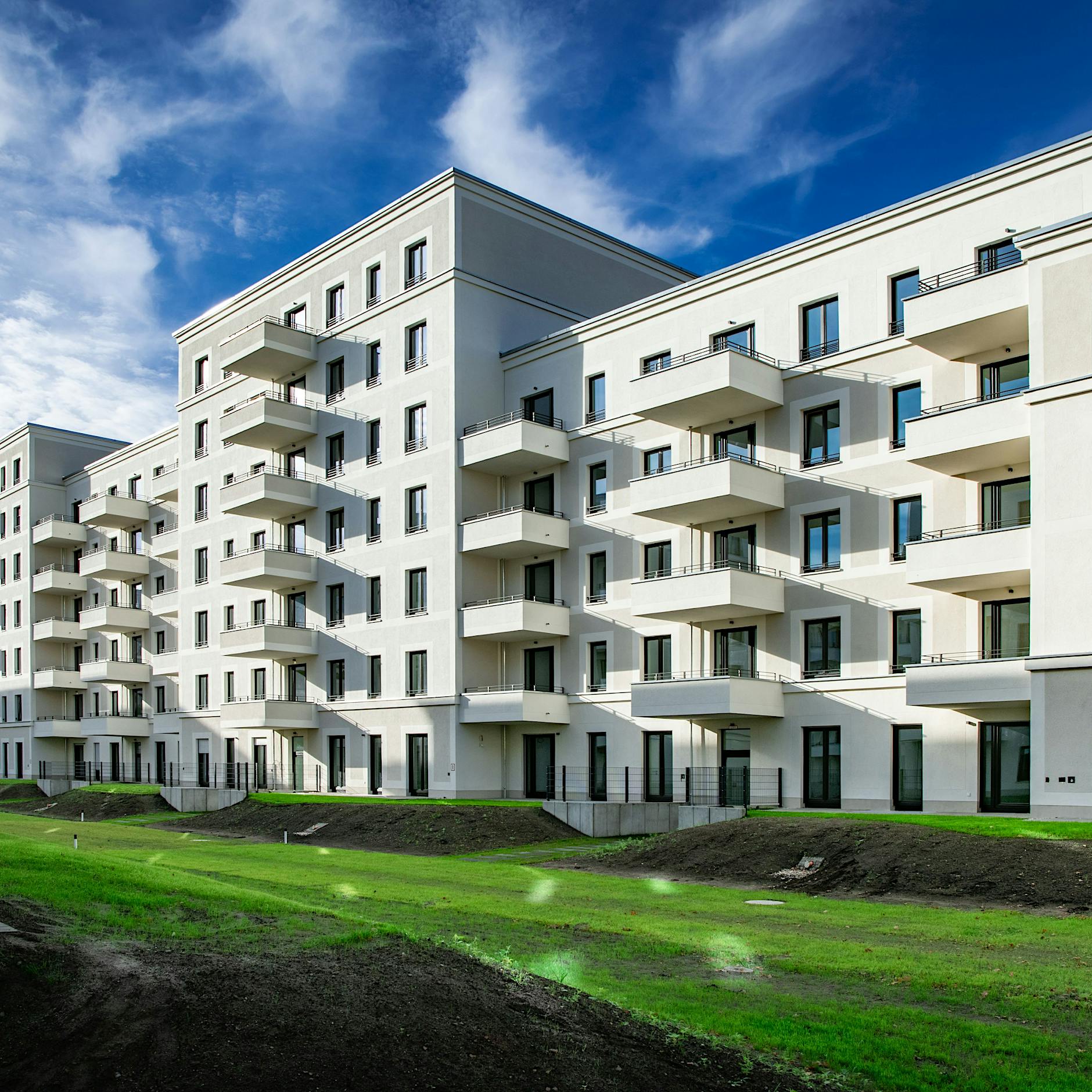 Wer in Berlin noch preiswerte Wohnungen anbietet