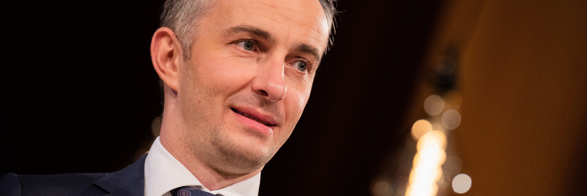 Jan Böhmermann hat sich mit dem Coronavirus infiziert.