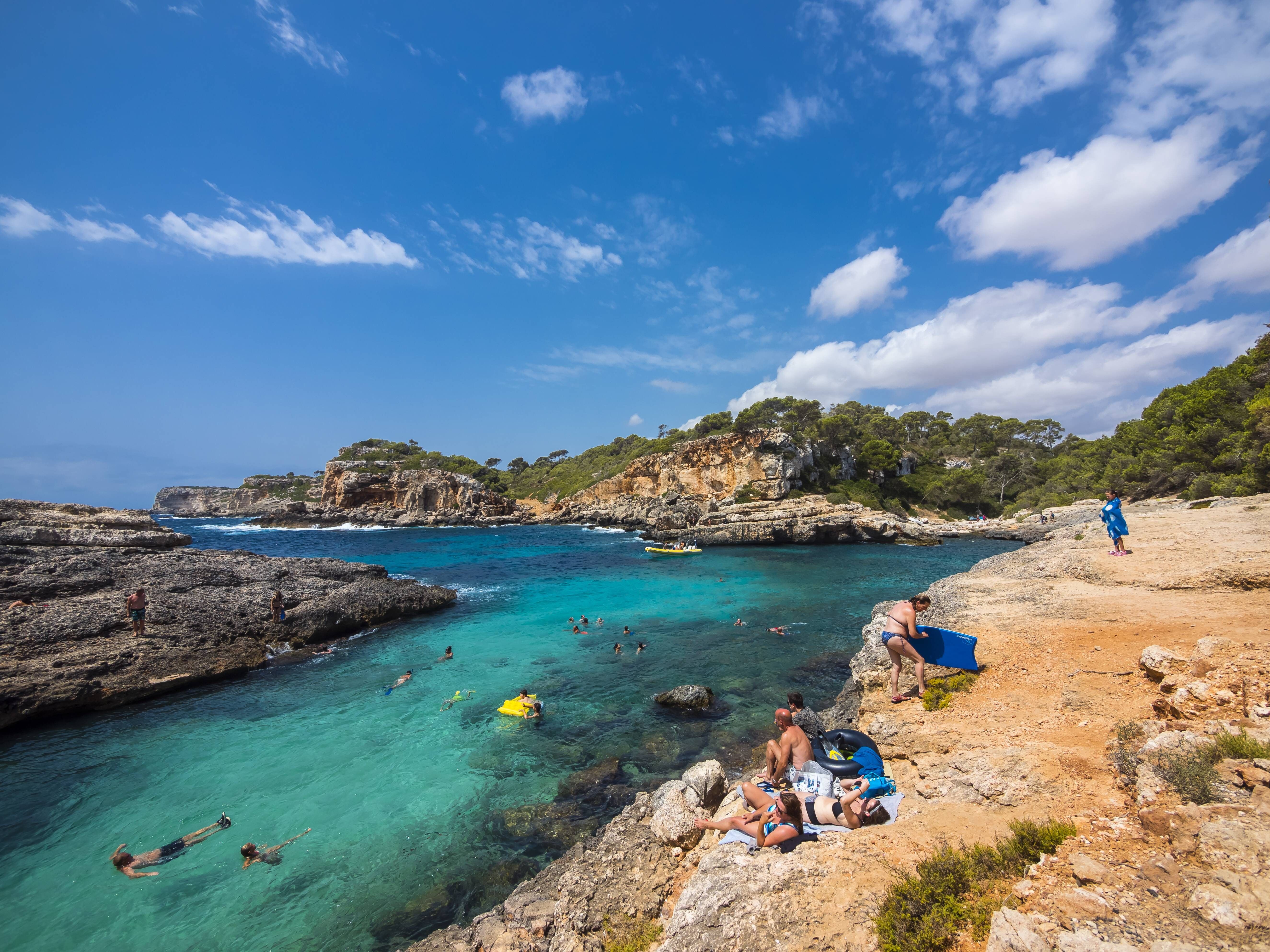 Image - Oje, jetzt wird auch noch der Urlaub teurer! Wie soll man das eigentlich alles bezahlen?