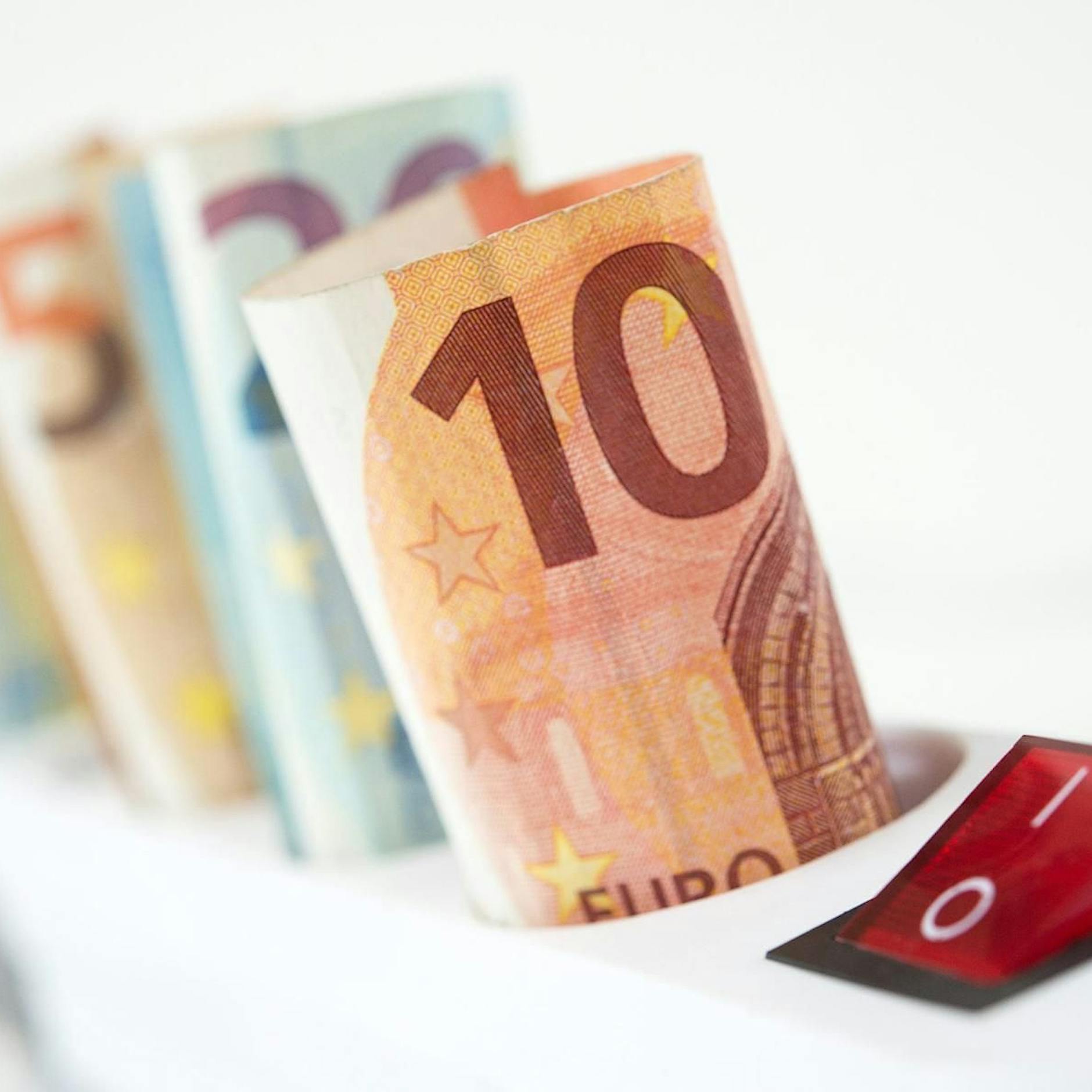 Ab Juli keine EEG-Umlage mehr: Stromkunden zahlen weniger