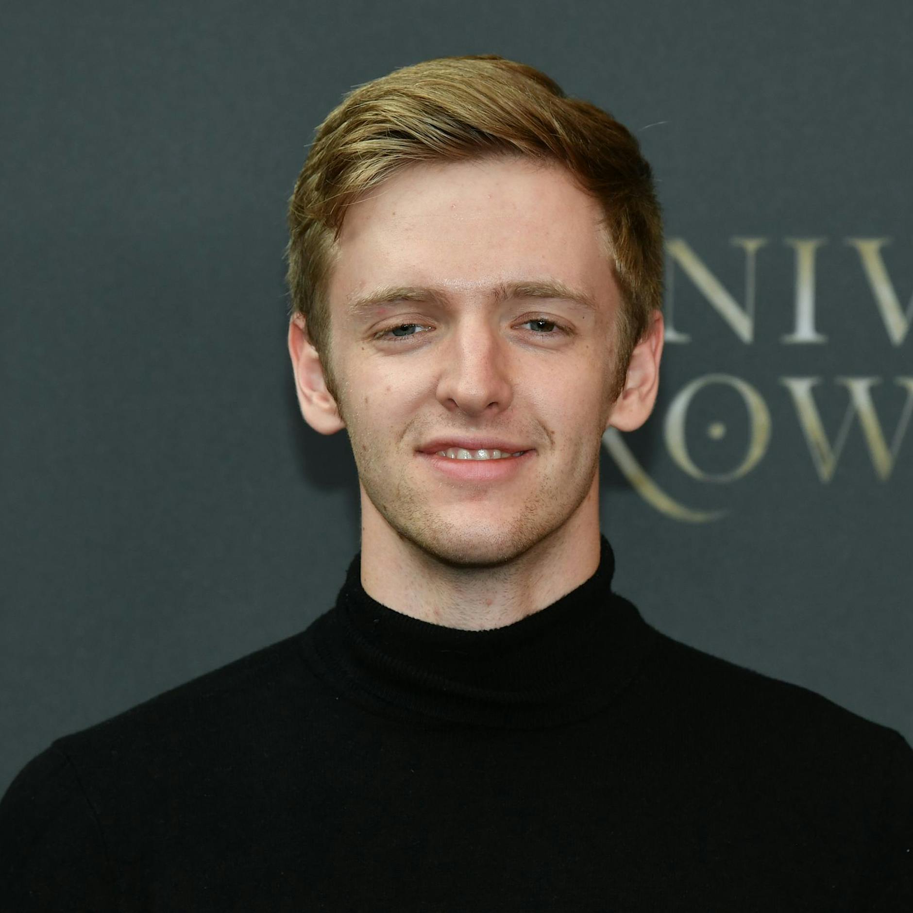 Schauspieler Timur Bartels nimmt älteres Ehepaar aus Ukraine auf