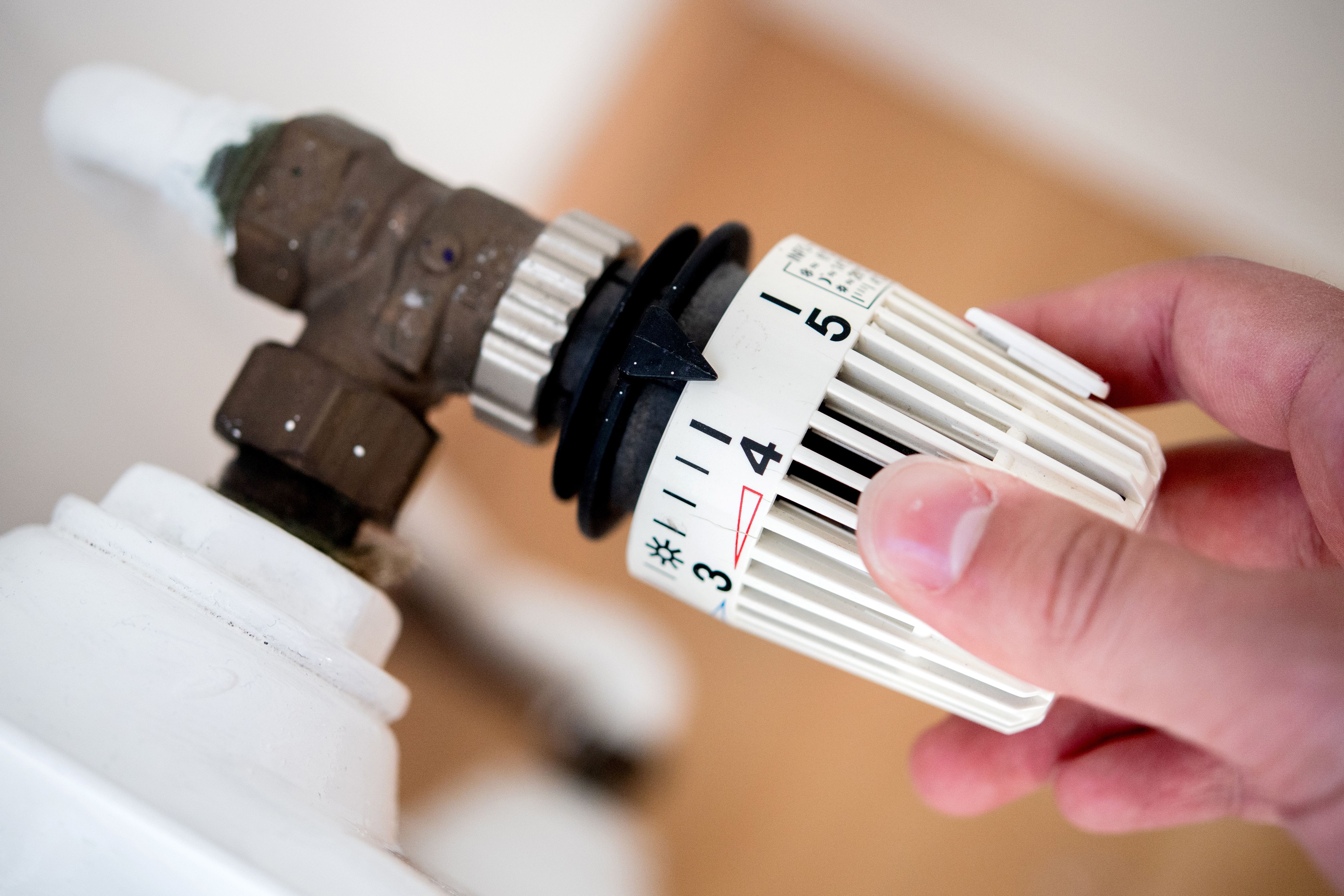 Zickzack-Wetter im Frühling: So heizen Sie jetzt richtig und sparen Heizkosten