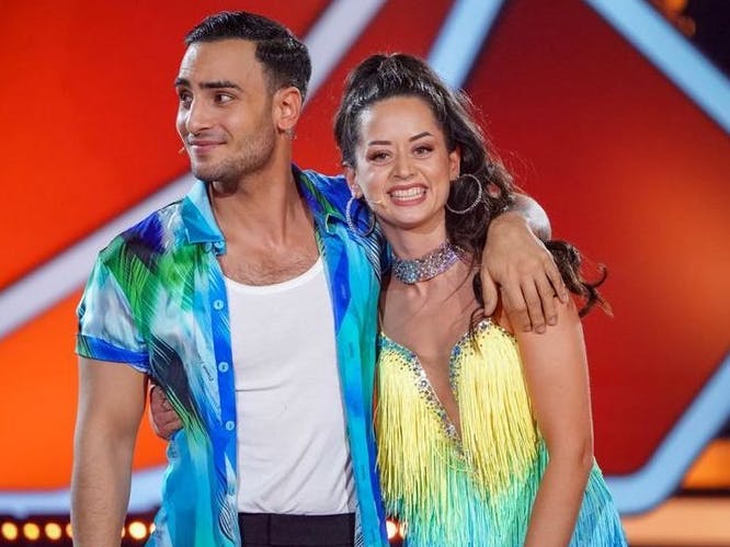 Auch Schauspieler Timur Ülker (32) fällt mit Corona aus.