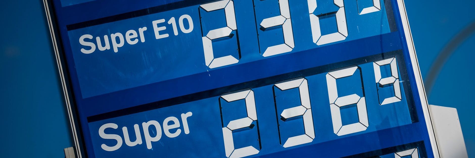 Die Spritpreise für Diesel und Benzin an einer Tankstelle in Deutschland: Jenseits der polnischen Grenze sind die Preise deutlich niedriger.