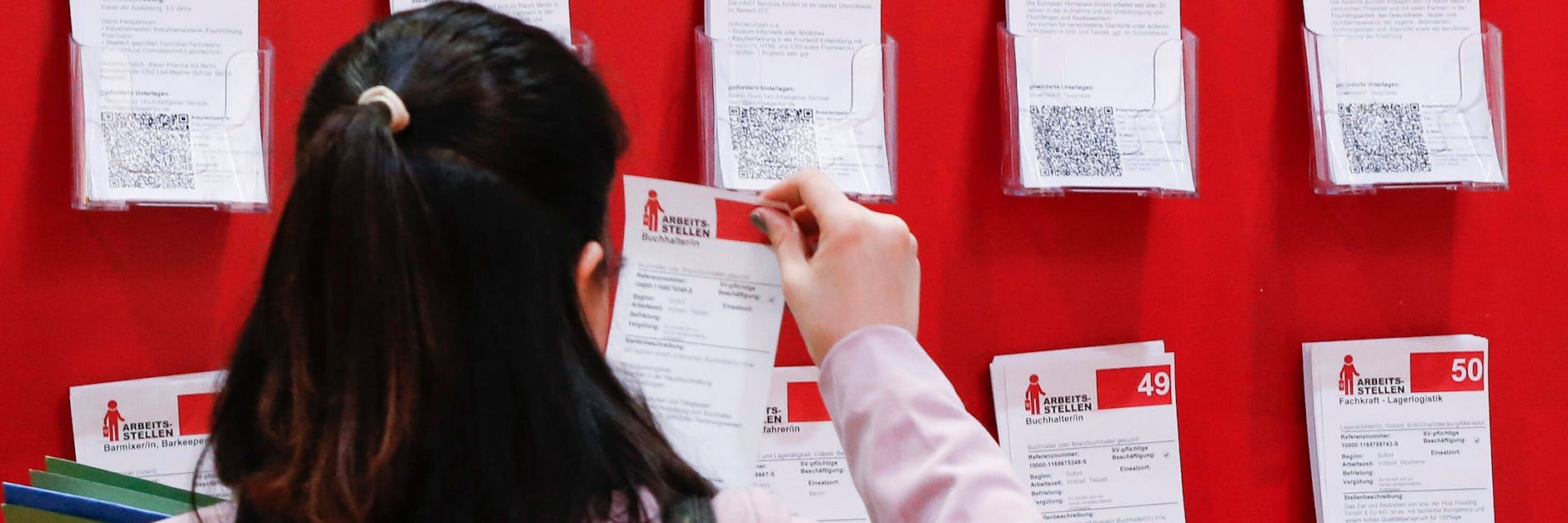 Viele Flüchtlinge suchen selbst eine Arbeit.