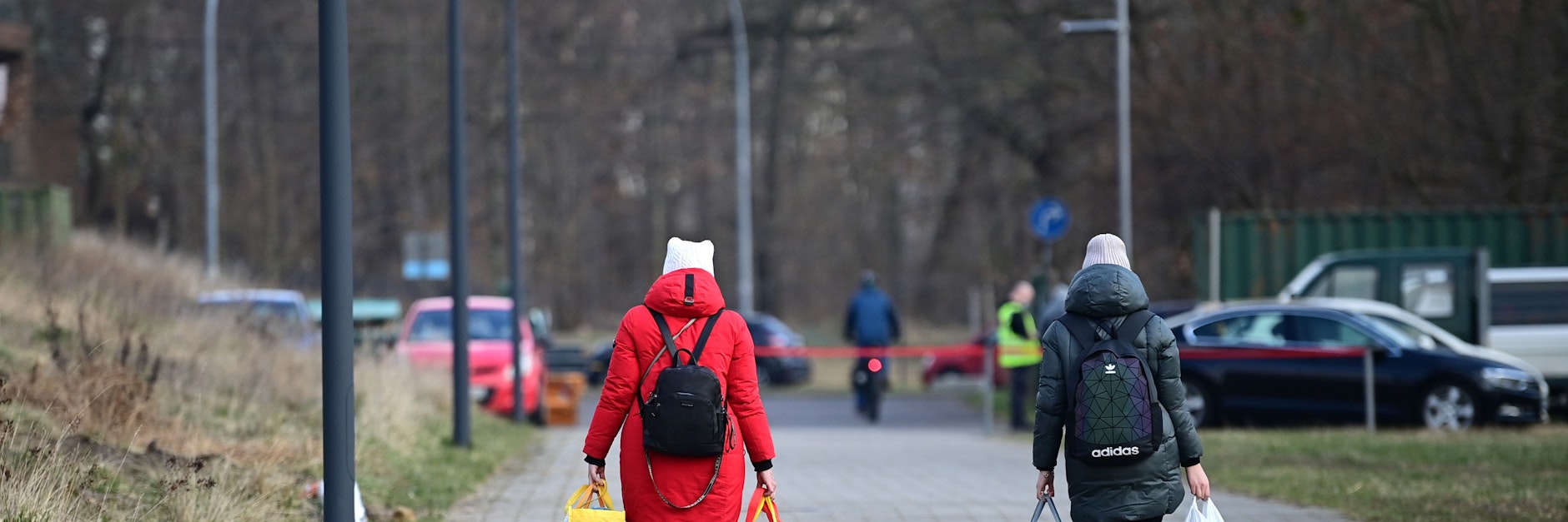 Ukrainische Flüchtlinge nach ihrer Registrierung in Potsdam. Wer bleiben will, findet Arbeit in Deutschland.