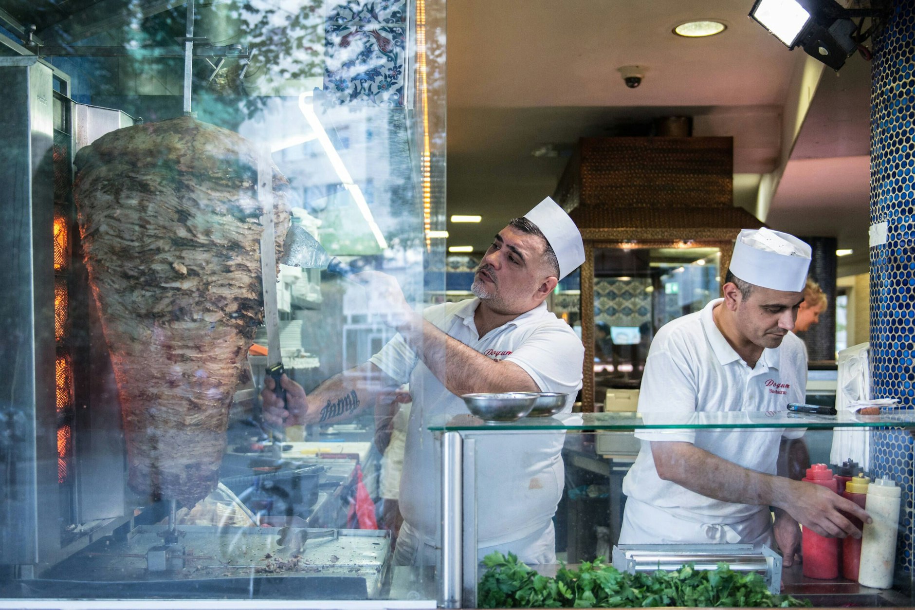 Döner in einem Imbiss und Restaurant in Berlin Kreuzberg