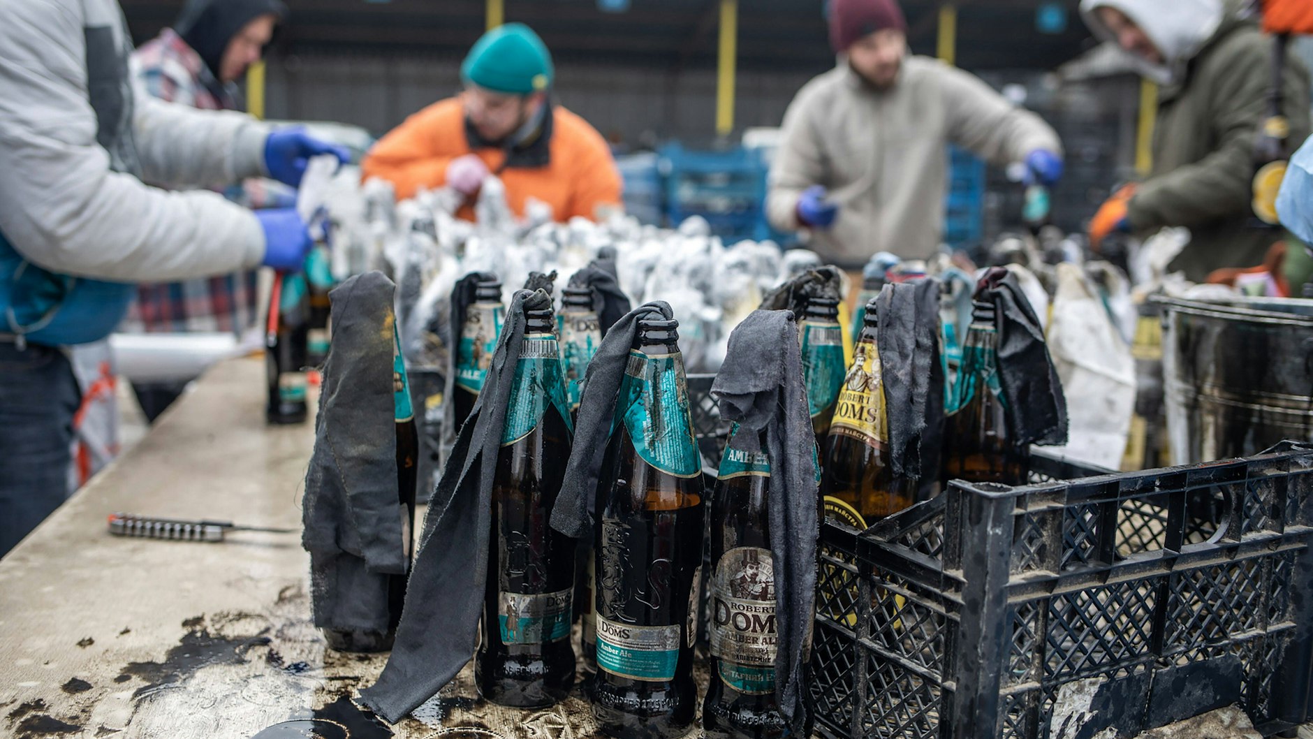 Mit Molotowcocktails: Die Ukrainer leisten deutlich mehr Widerstand als von Putin erwartet.