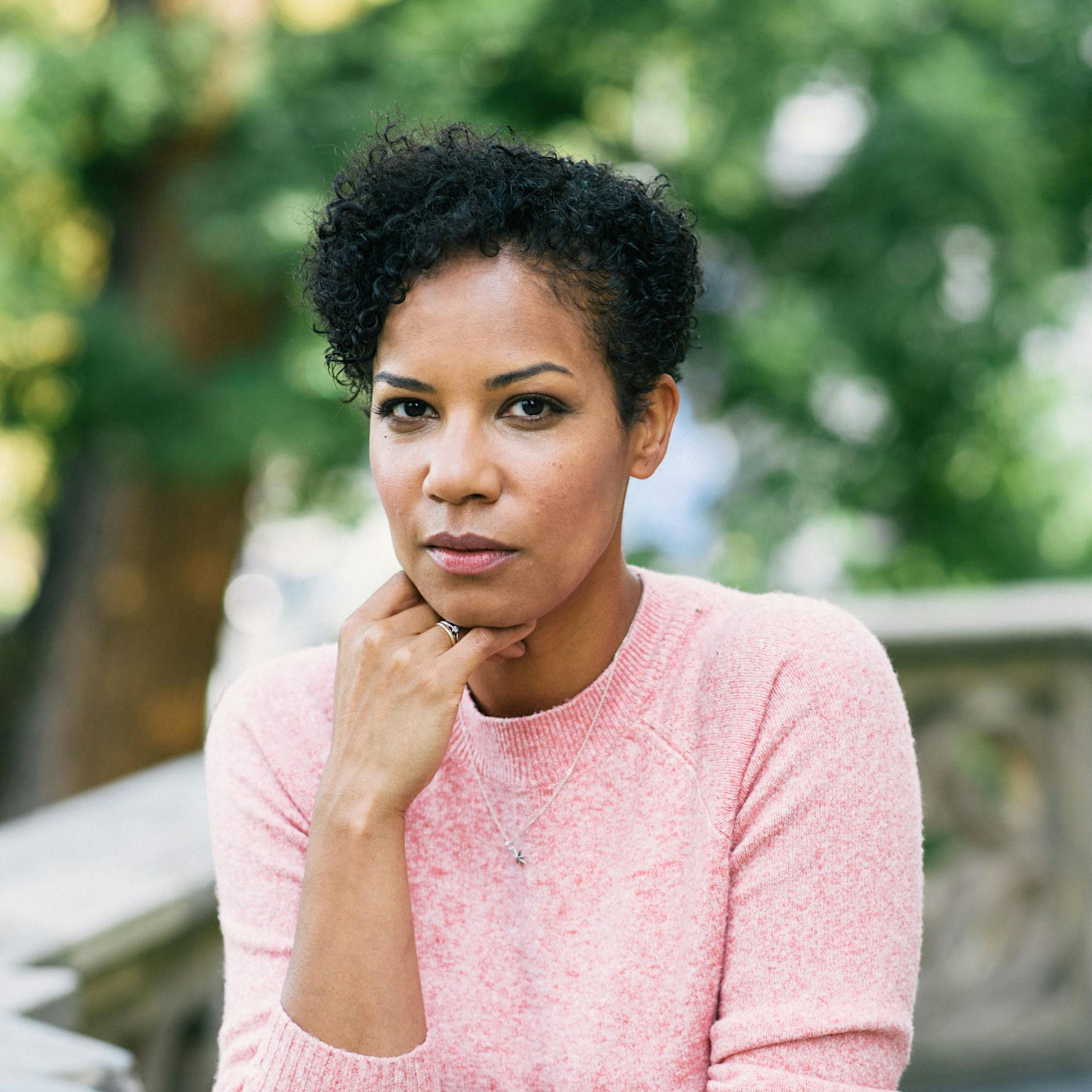 Hadija Haruna-Oelker: „Ich bin nicht nur Schwarz. Sie sind nicht nur weiß“