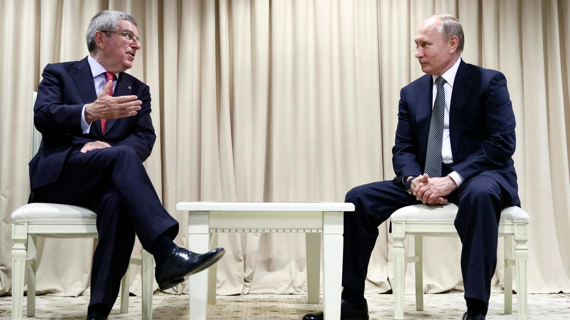 Geschäftspartner: Putin und IOC-Präsident Thomas Bach 2019 in Minsk.