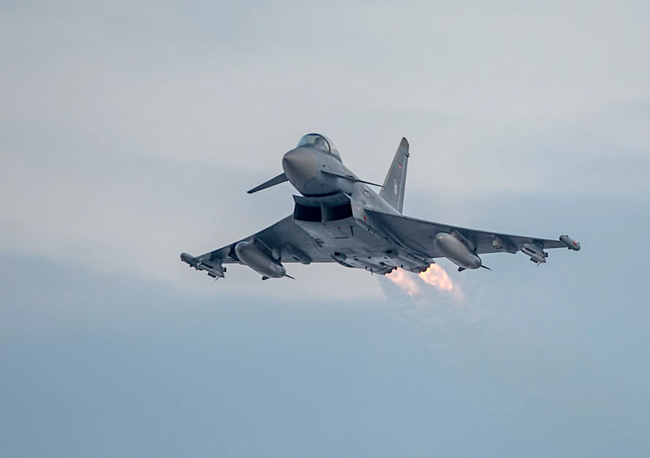 38 neue Eurofighter sollen nach 16 Jahren die alten Modelle der Luftwaffe ersetzen. Mit 100 Milliarden im Rücken: Kein Problem.