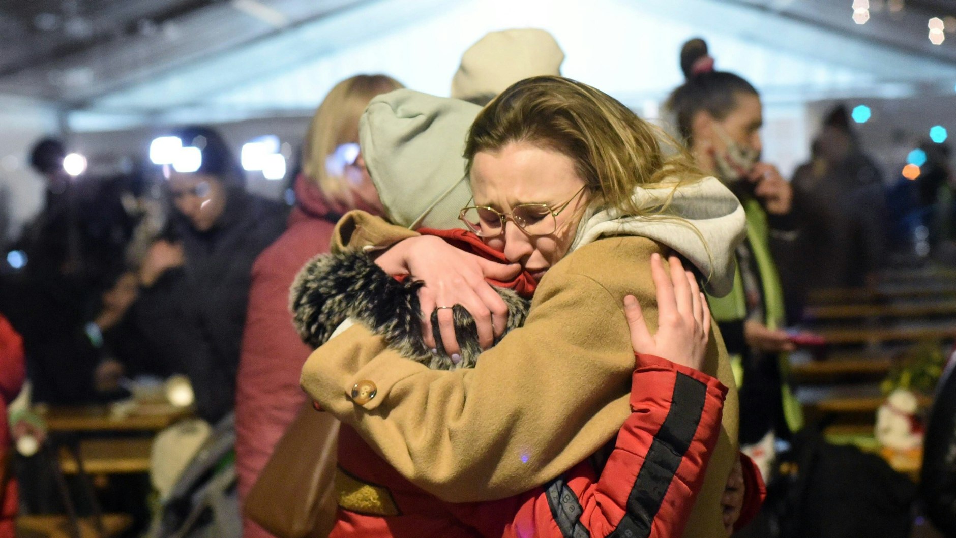 Viele Ukrainer haben in Warschau Freunde.