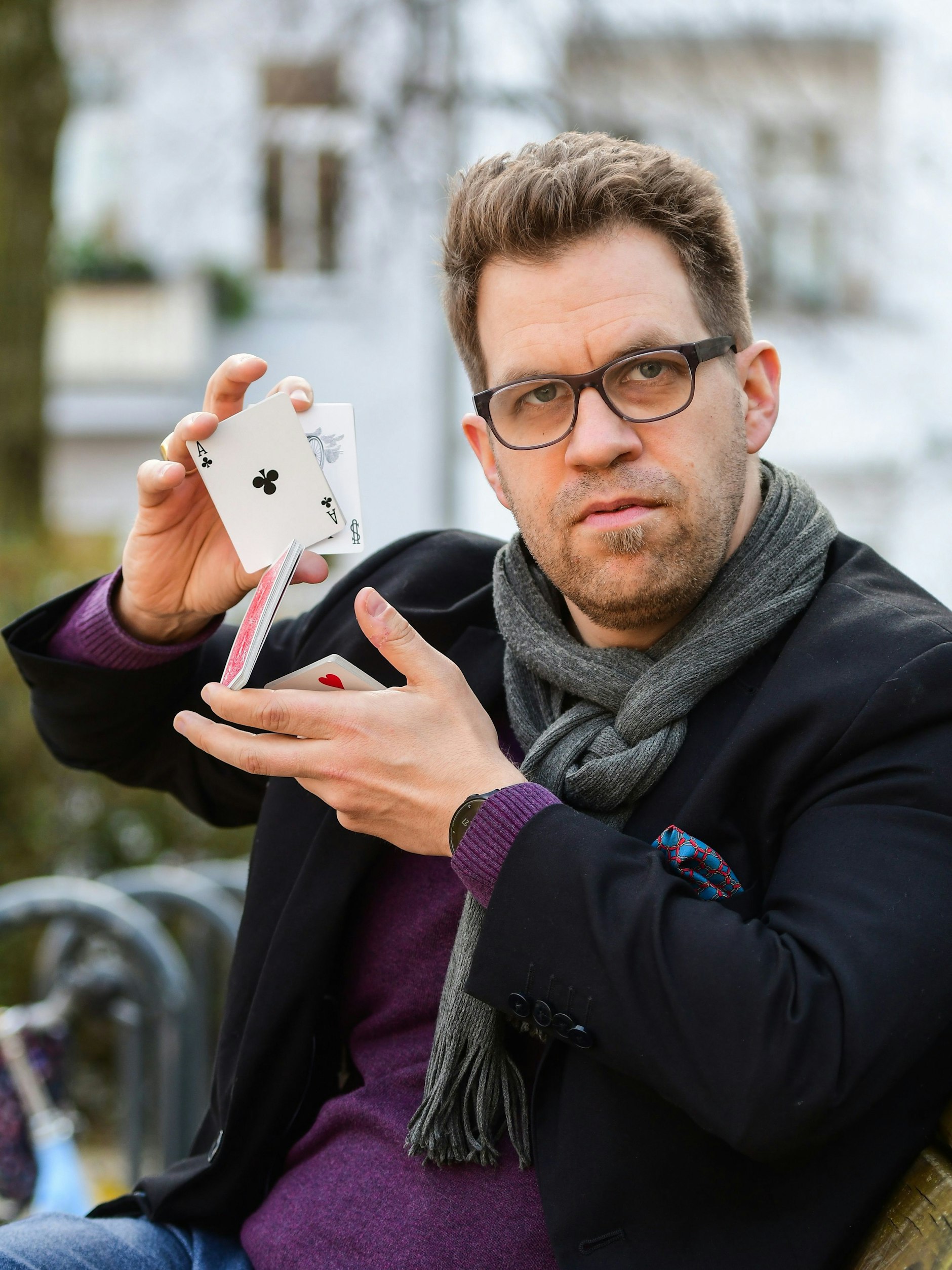 Maik M. Paulsen verdient als Profi-Falschspieler sein Geld, tritt beispielsweise auf Veranstaltungen auf. Infos unter www.falschspieler.de.