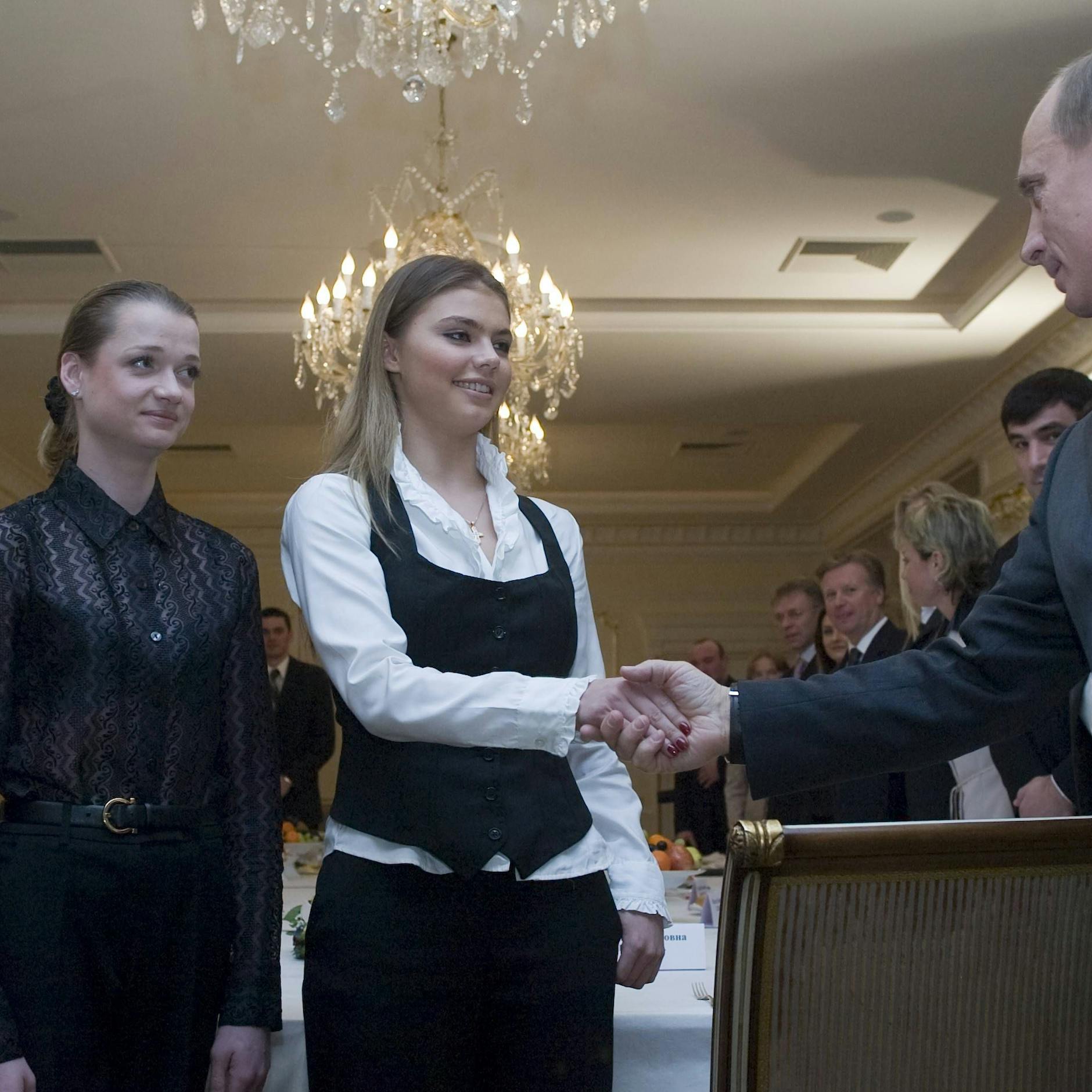 Versteckt Kremlchef Wladimir Putin seine Geliebte und die vier Kinder in der Schweiz?