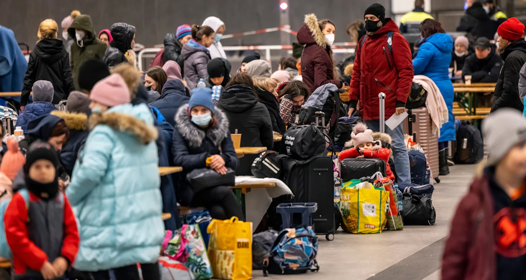 Notübernachtungen für Flüchtlinge in Tegel, Giffey fordert Hilfe vom Bund