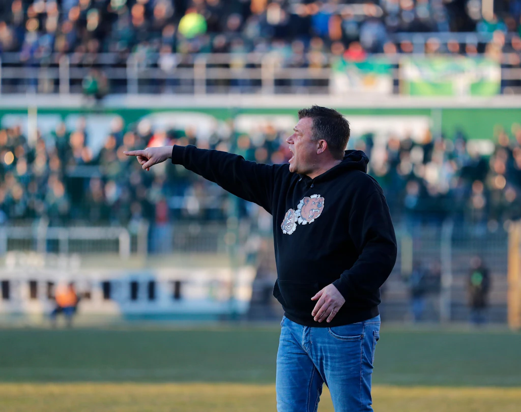 BFC-Trainer Christian Benbennek knöpft sich Chemie Leipzig vor: „Die Heuchelei ist unerträglich“