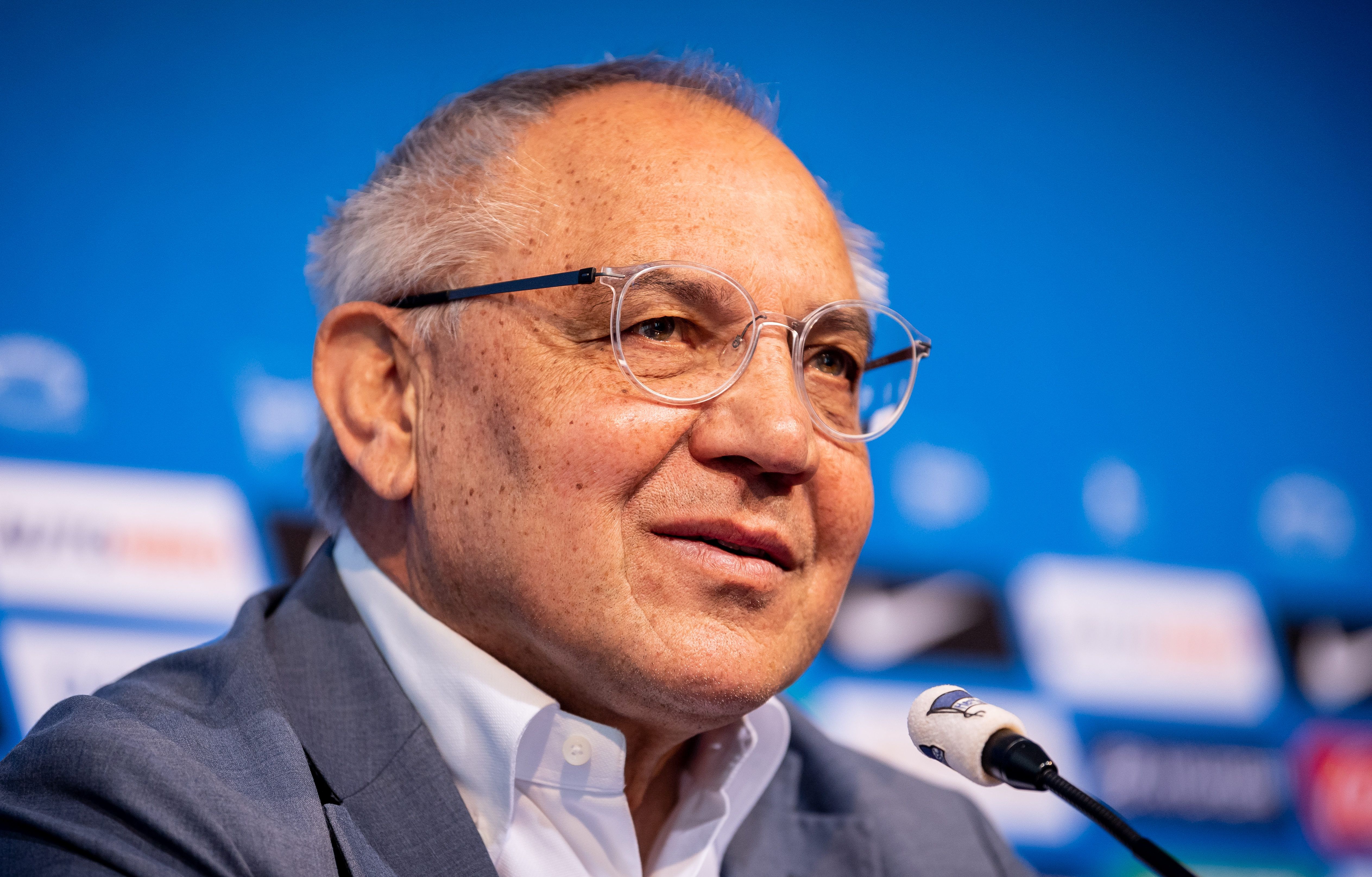 Image - Wenn Felix Magath Hertha tatsächlich rettet, dann bitte eine Stadion-Ehrenrunde mit blau-weißem Medizinball