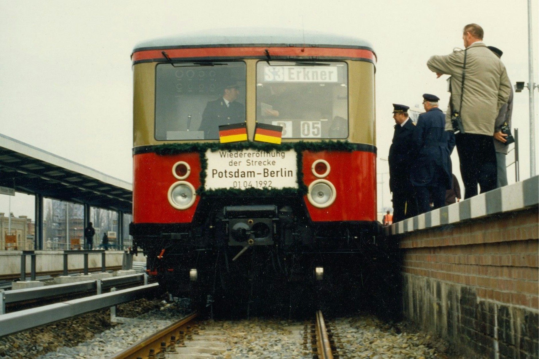 Damals vor 30 Jahren: Am 1. April 1992 wird die S-Bahn-Verbindung von Berlin-Wannsee nach Potsdam wiedereröffnet. Eines von vielen historischen Ereignissen, an die das Museum erinnert.
