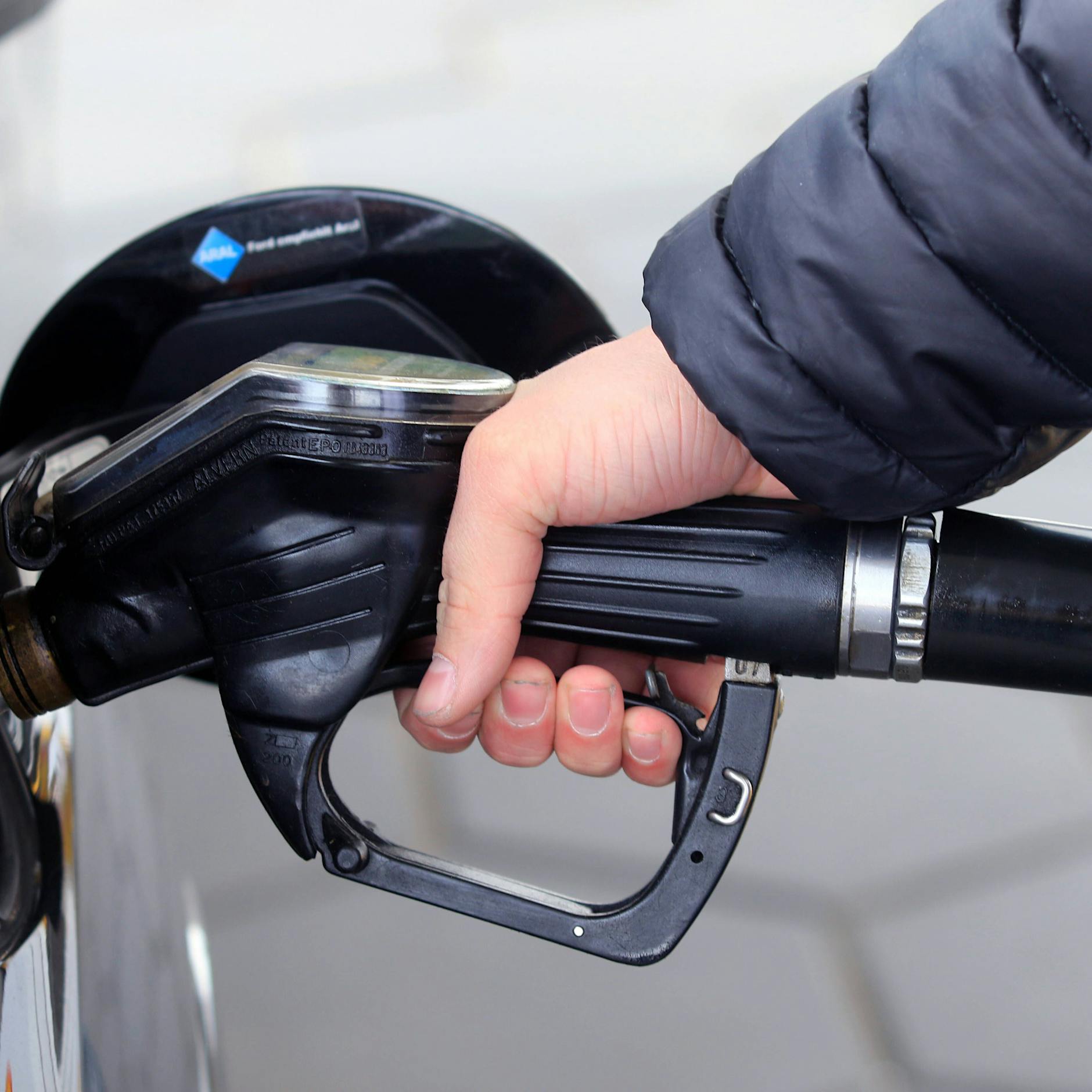 Steigende Preise für Heizung, Strom, Sprit – Minister Habeck kündigt Erleichterungen an