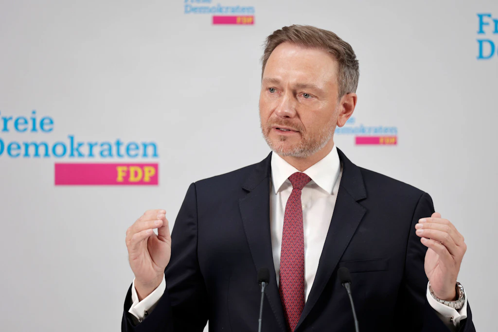 Der FDP-Finanzminister will den Spritpreis staatlich regulieren