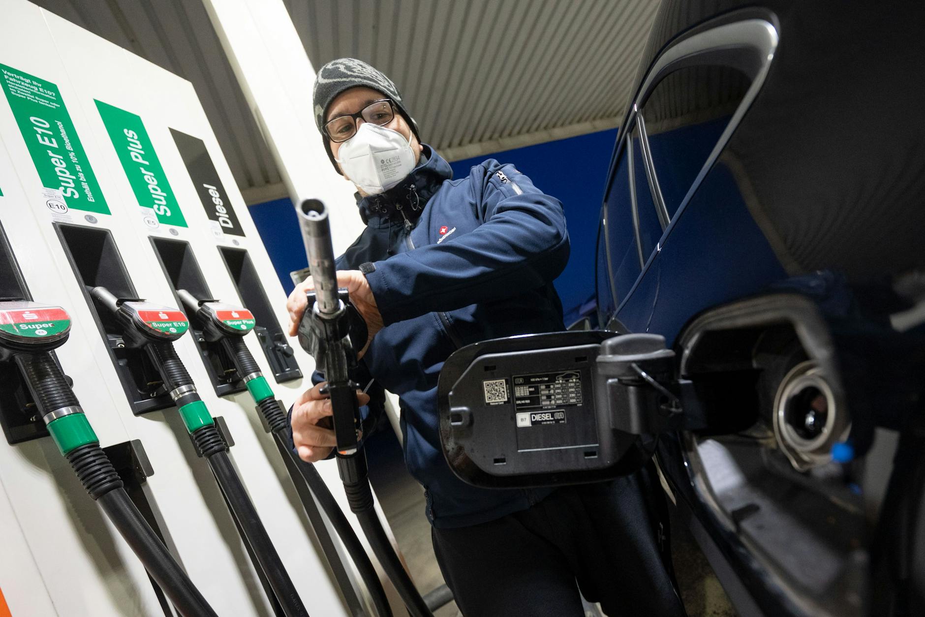 Die Spritpreise sind drastisch in die Höhe geschnellt.