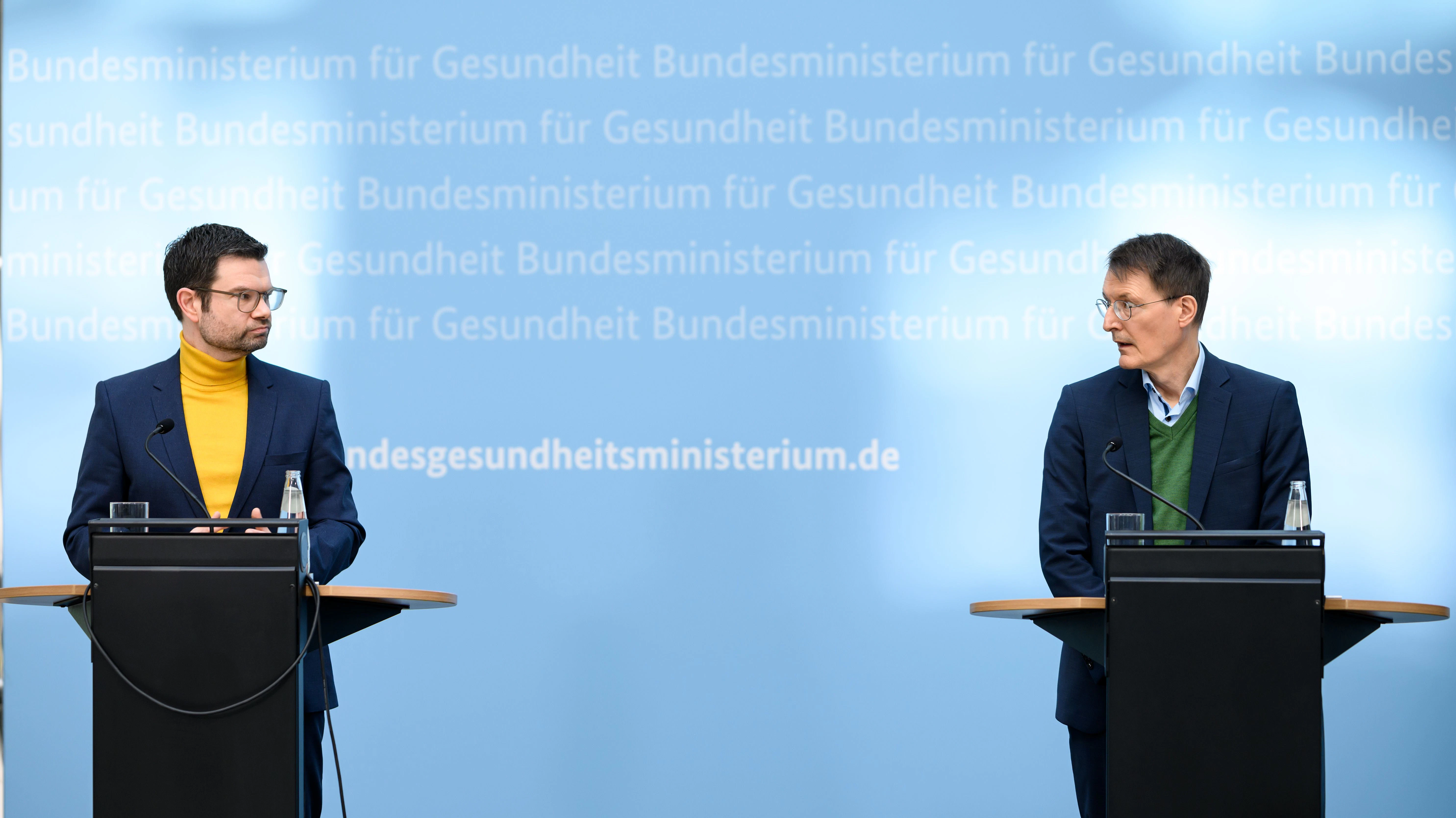FDP-Justizminister Marco Buschmann und SPD-Gesundheitsminister Karl Lauterbach schlagen bislang nur sehr schwache Basisschutzmaßnahmen vor.