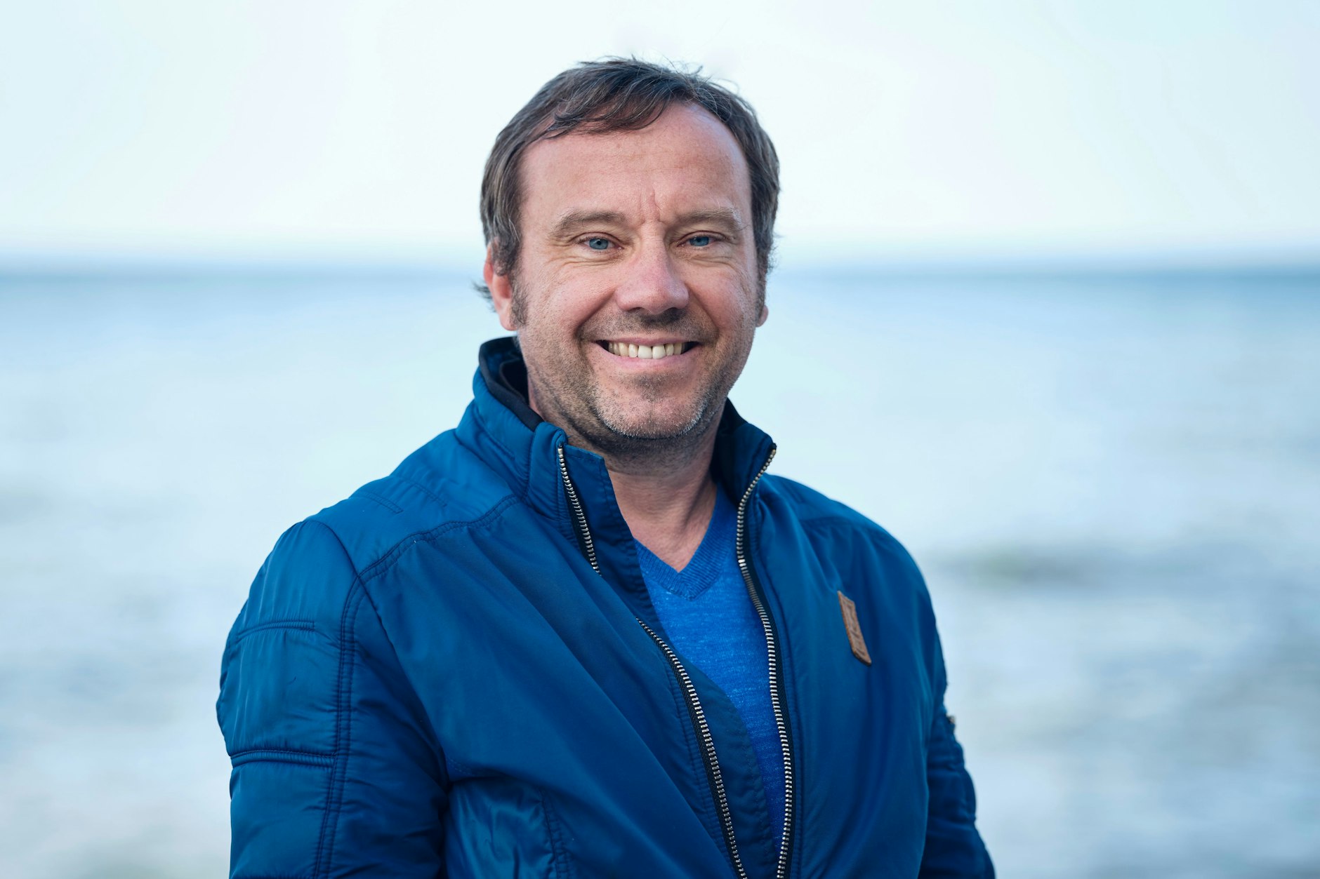 Gregor Sander, fotografiert an der Ostsee.
