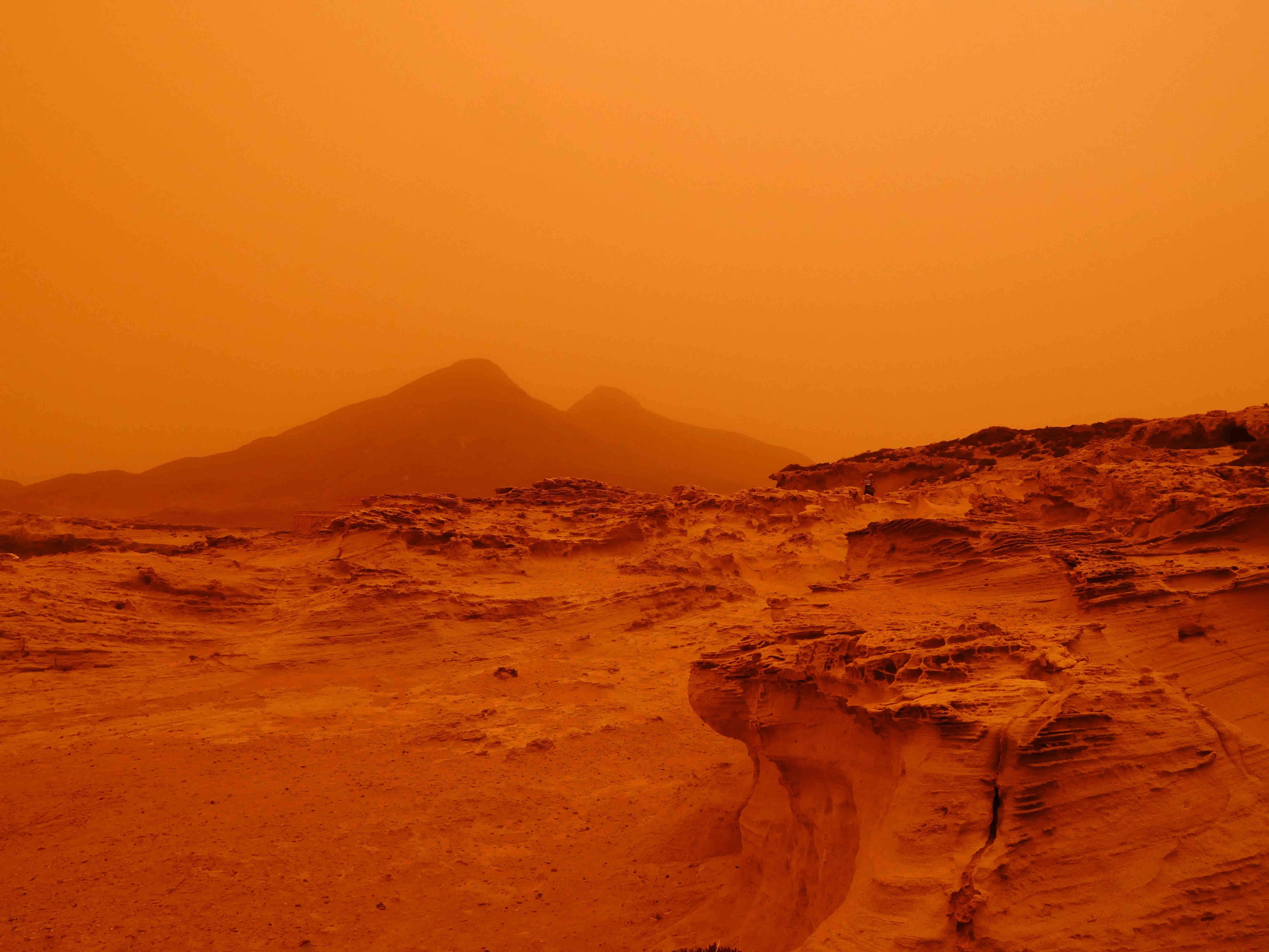 Das Wetter: Staub, Blutregen, Sahara-Wolke überrollt Deutschland! Meteorologe warnt: DARUM wird es für Autofahrer jetzt düster