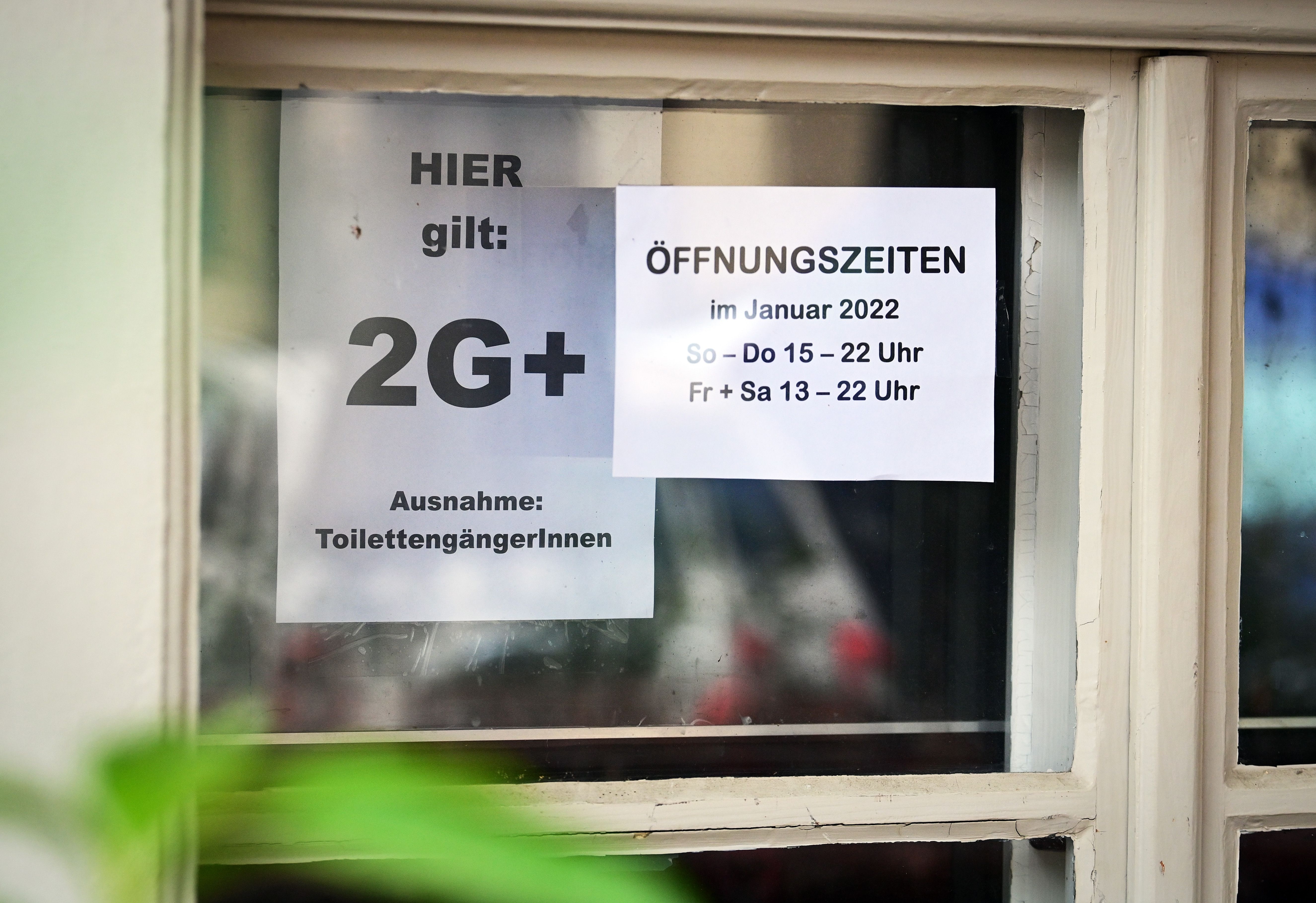 Infektionszahlen zu hoch: Auch Berlin verlängert Corona-Maßnahmen!