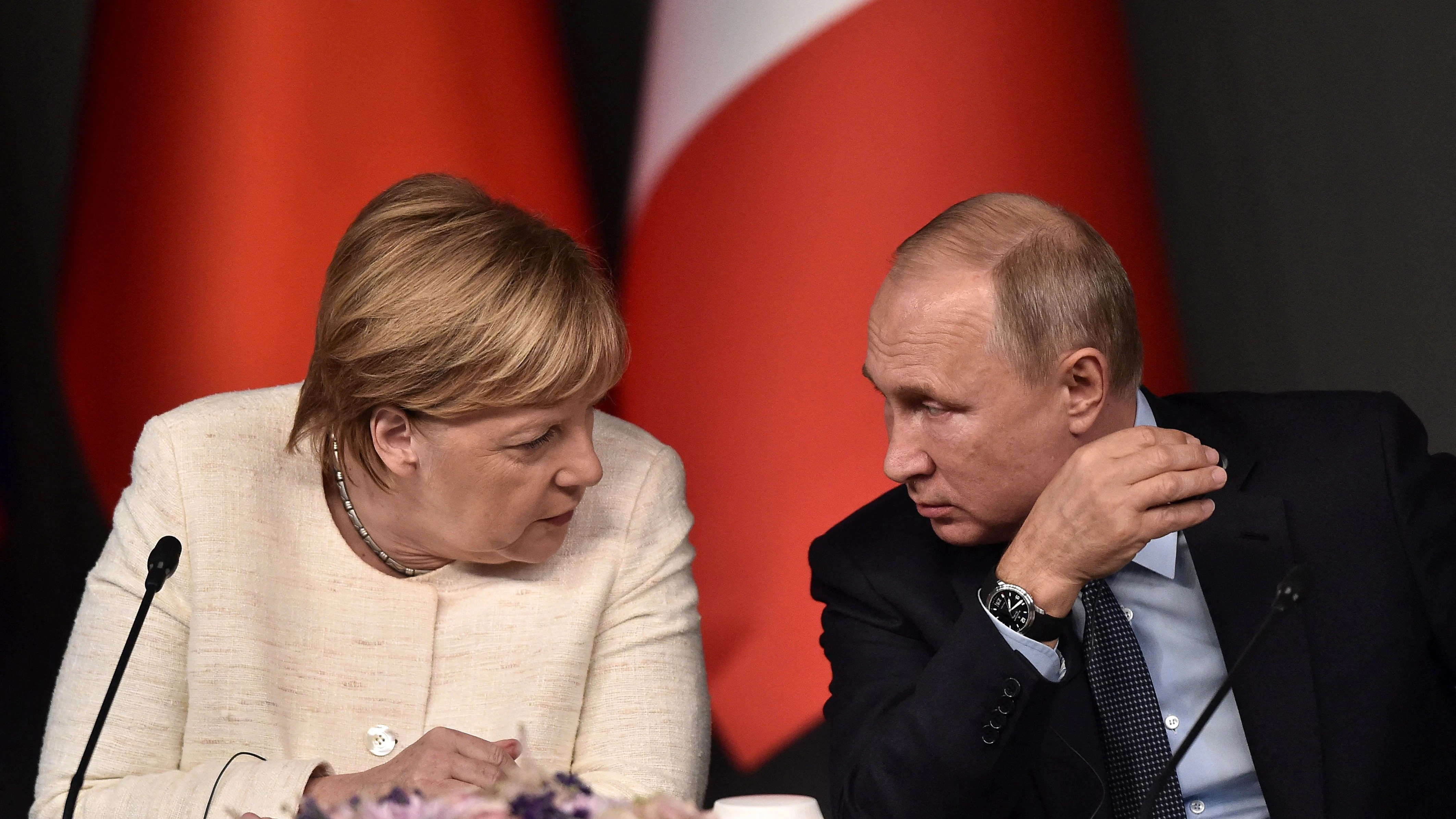 Lange Zeit unterschätzten westliche Politiker Wladimir Putin: Hier ein Treffen mit Kanzlerin Merkel 2018 in der Türkei.