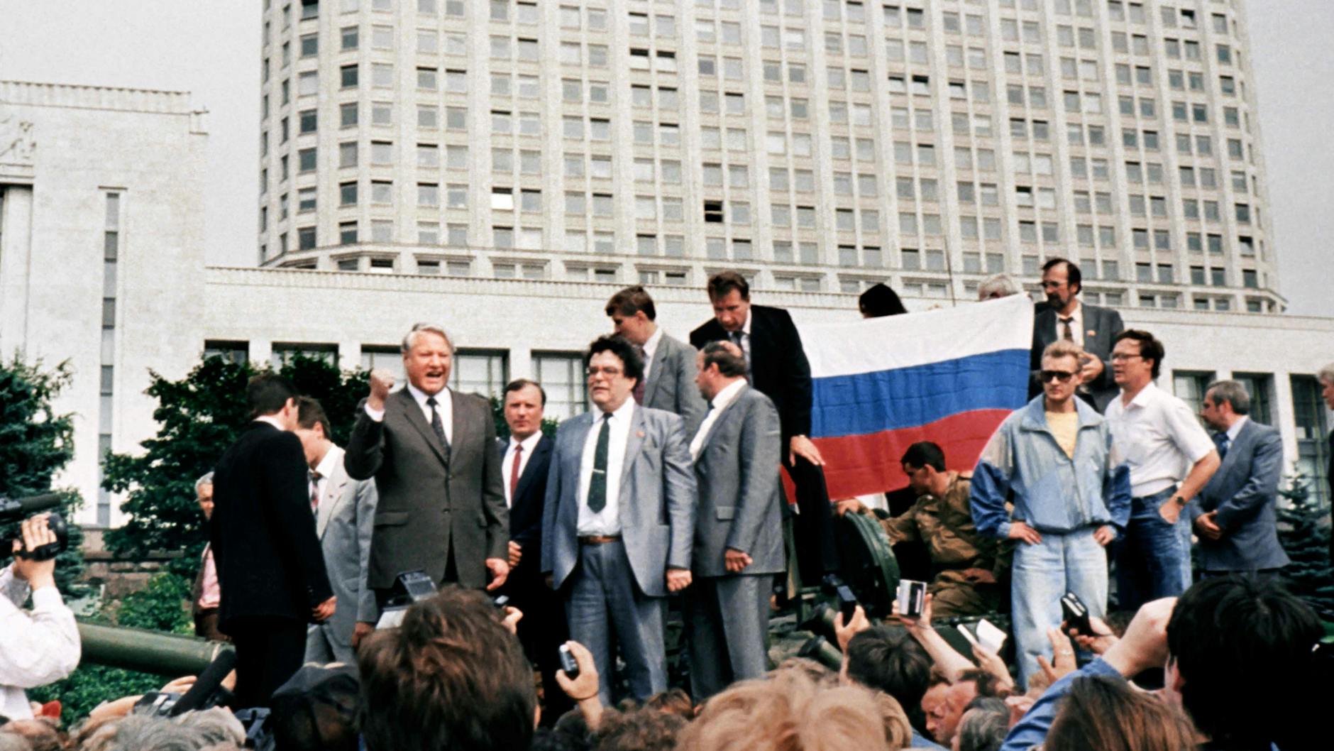 Der russische Präsident Boris Nikolajewitsch Jelzin 1991 in Moskau: Damals hoffte die Welt noch, Russland würde sich schrittweise demokratisieren.
