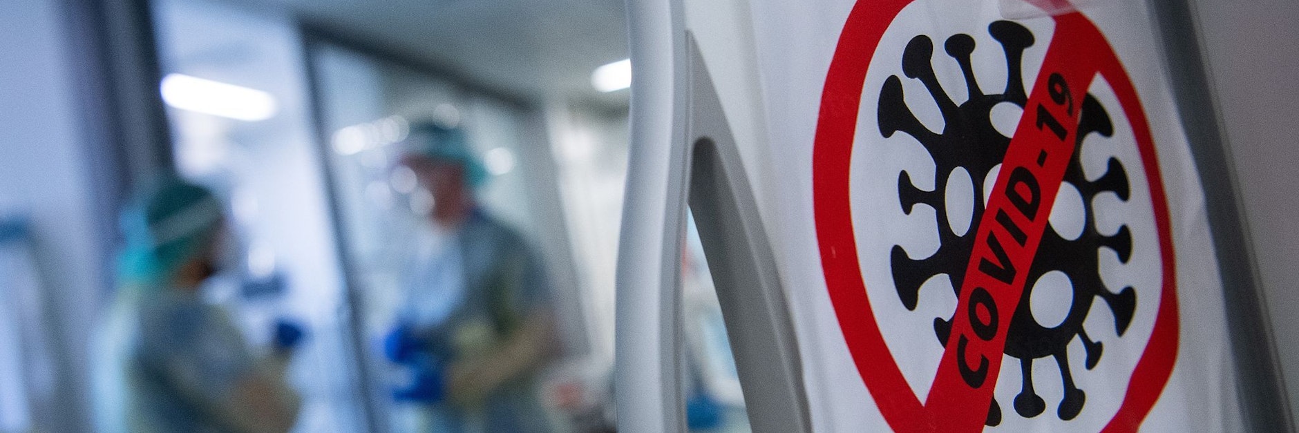 Wegen der hohen Infektionszahlen fällt auch immer wieder Klinik-Personal aus.