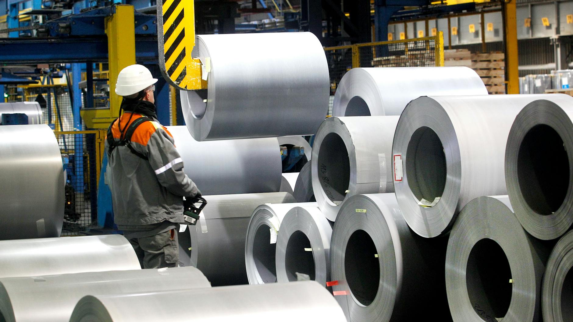 Gut 90 Prozent des Stahls wird in Deutschland bereits recycelt. Der Einsatz von Stahlschrott in der Stahlproduktion verringert die CO2-Emissionen um fast 60 Prozent.