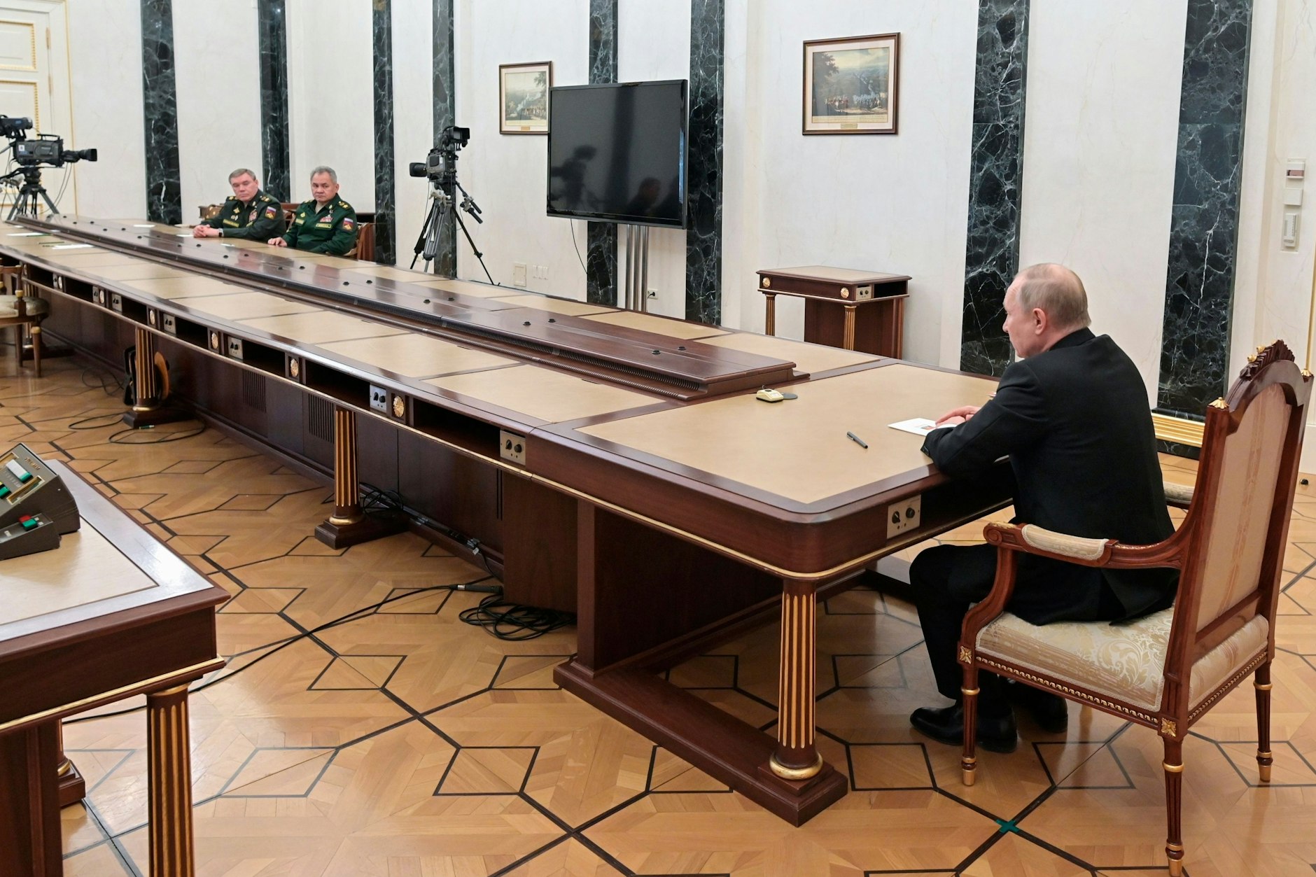 Putins langer Tisch bietet eine gute Vorlage für Satiriker.