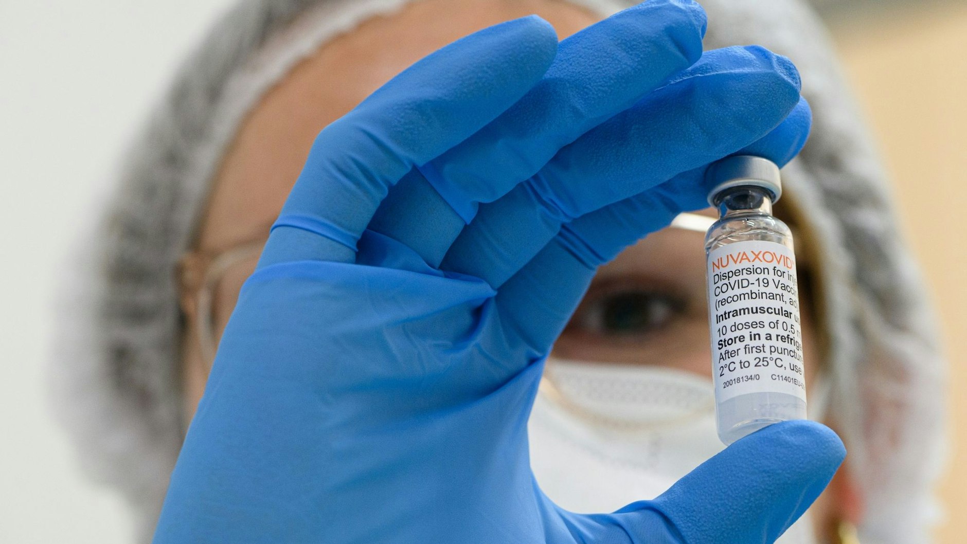 Ob die Impfung gegen Covid-19 für alle ab 18 verpflichtend werden soll, darüber berät ab Donnerstag der Bundestag.