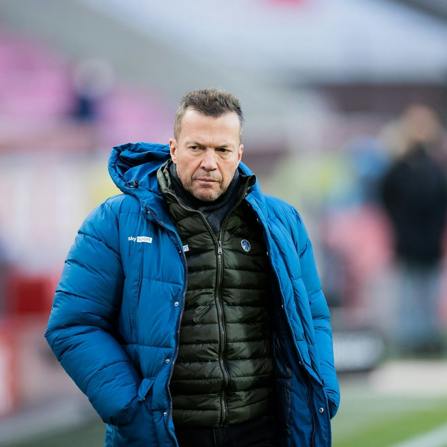 Lothar Matthäus kritisiert die Verantwortlichen des FC Bayern für die Vertrags-Hängepartie um Robert Lewandowski.