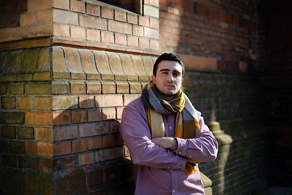 Anas Modamani stammt aus Syrien und lebt in Berlin mit seiner ukrainischen Freundin zusammen.