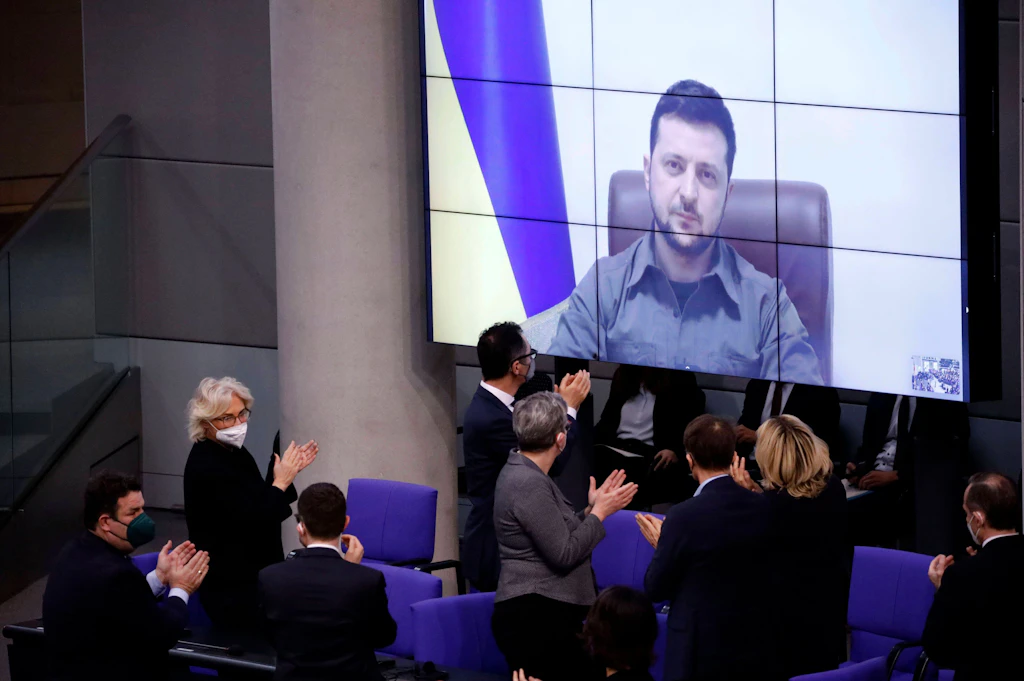 Präsident Selenskyj spricht im Bundestag: „Es gibt wieder eine Mauer in Europa“