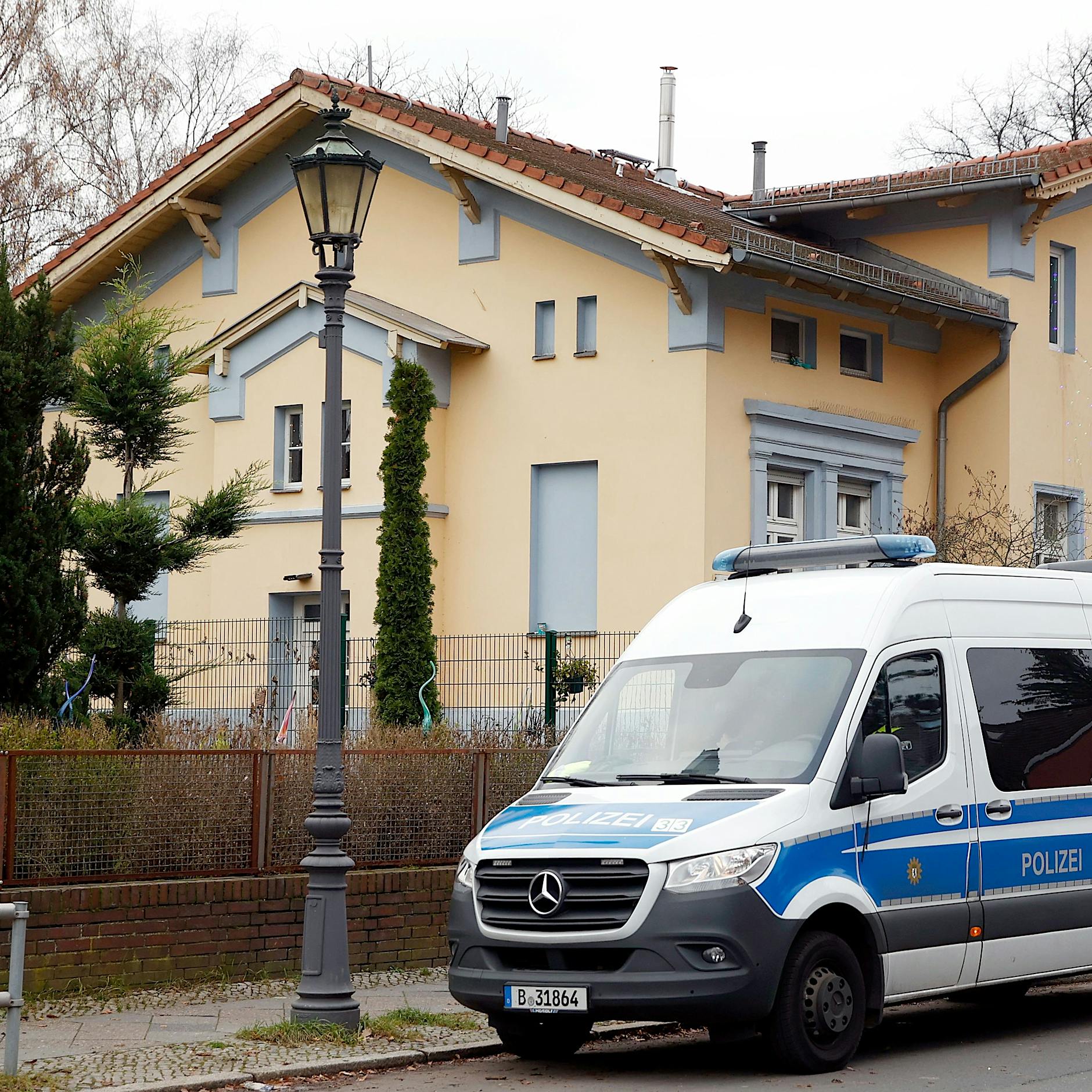 Streit um Clan-Villa: Vorerst keine Räumung, Gericht hört Zeugen