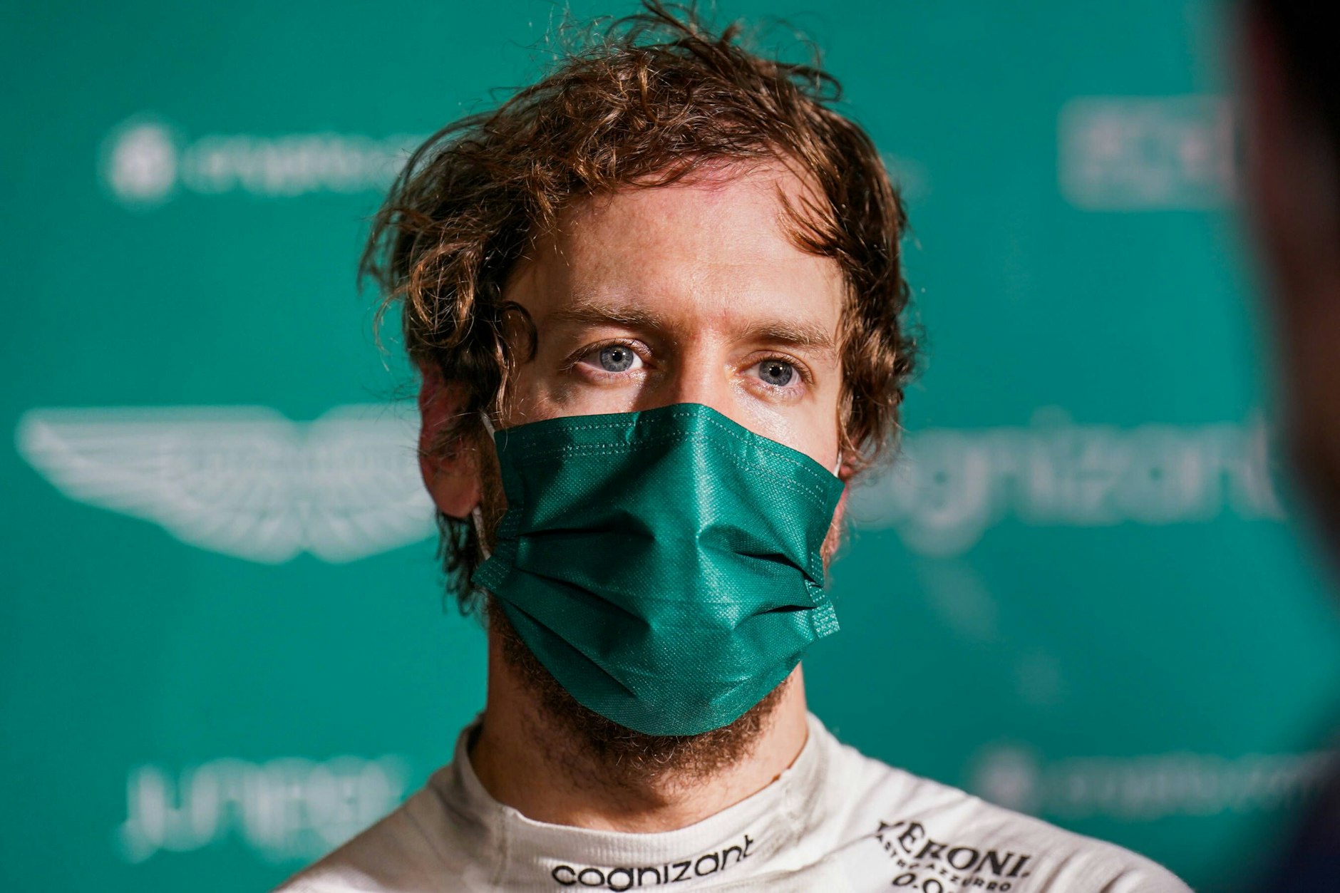 Sebastian Vettel darf noch immer nicht Gas geben. Er ist mit Corona infiziert.