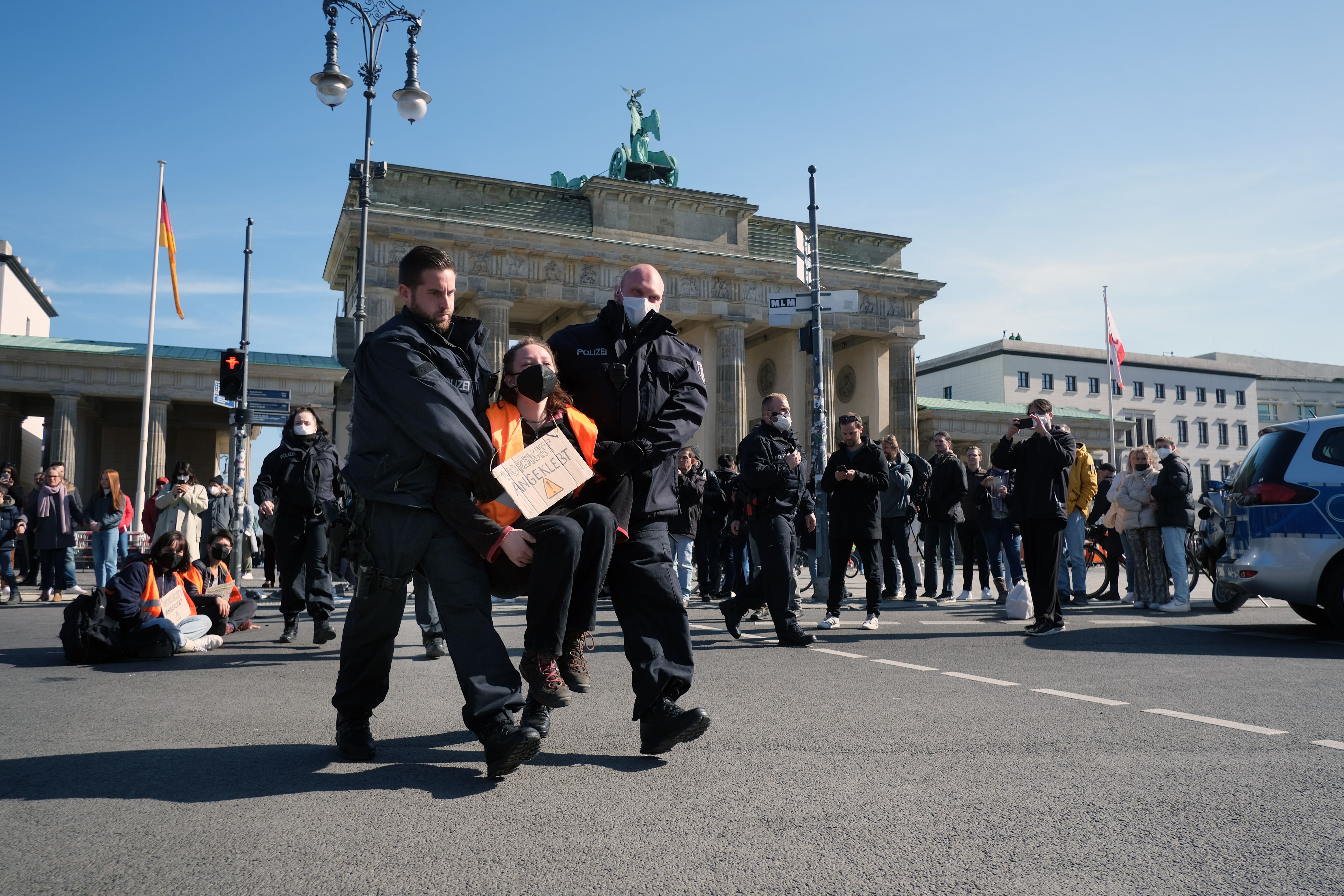 Berlin: Straßenblockaden Als Klimaprotest – Auch In Kriegszeiten