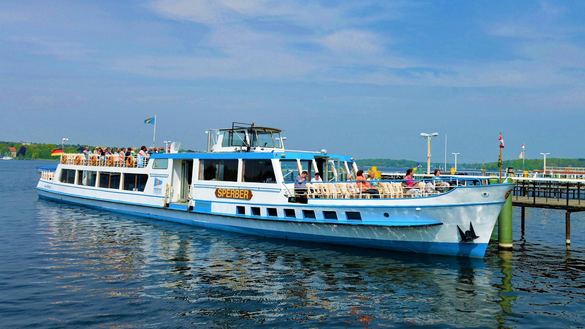 Eines unserer beiden Schiffe auf dem Wannsee: Der „Sperber“