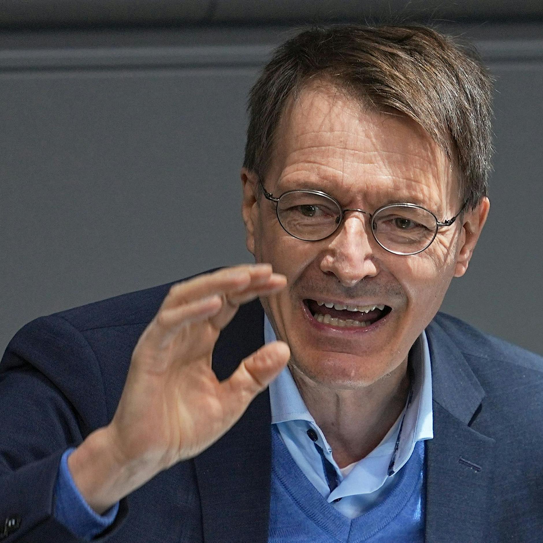 Karl Lauterbach fordert Pflegeheime zu Maskenpflicht auf