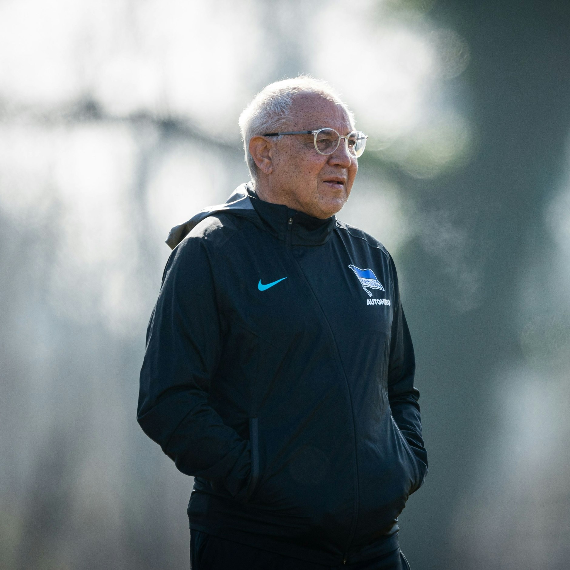 Cheftrainer Felix Magath muss in seinem Hotelzimmer bleiben.